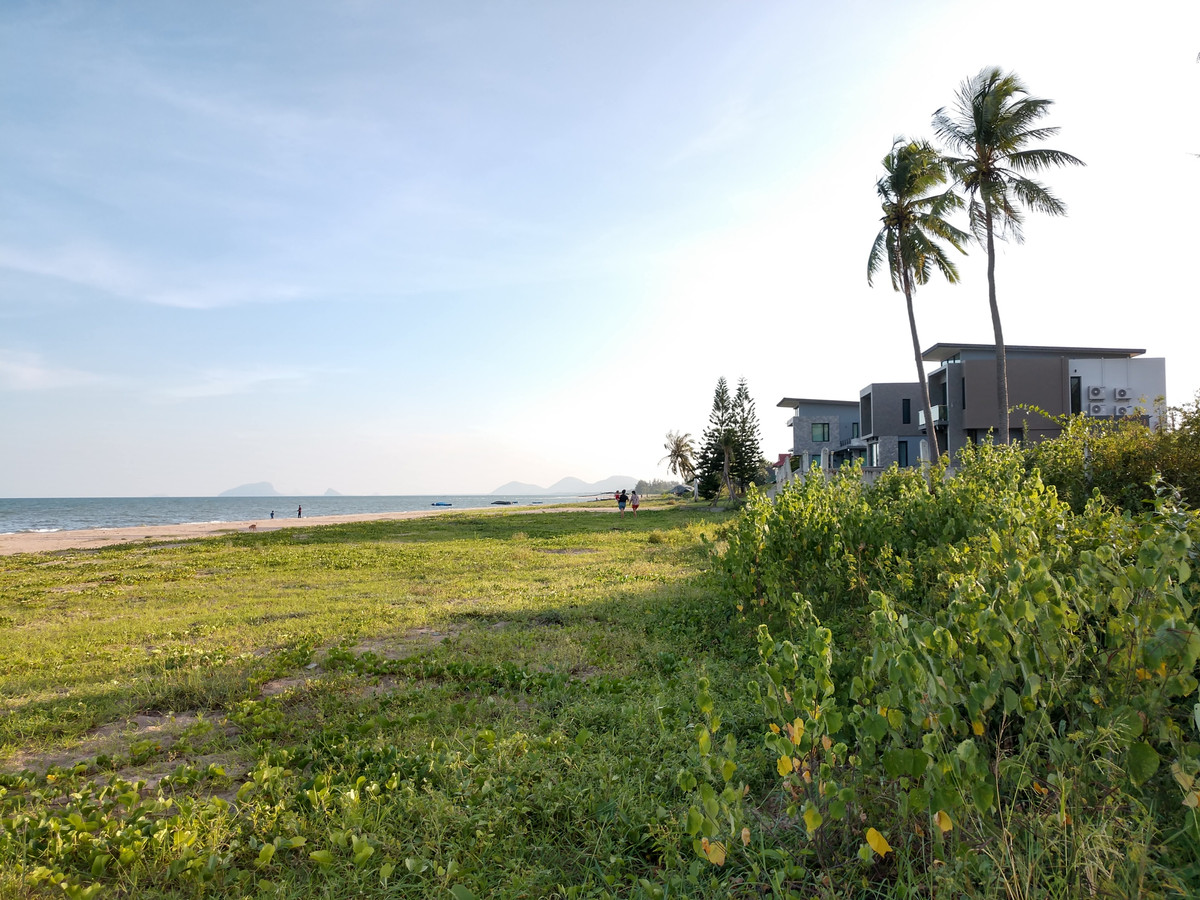 ขายที่ดินหัวหิน ประจวบคีรีขันธ์ : ที่ดินชายทะเล สำหรับบ้านพักตากอากาศ บ่อนอก-กุยบุรี ประจวบคีรีขันธ์