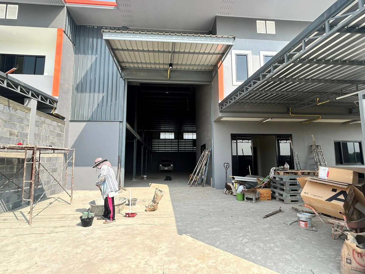 ให้เช่าโรงงานปทุมธานี รังสิต ธรรมศาสตร์ : ให้เช่า โกดัง สร้างใหม่ ลำลูกกาคลอง 7 เนื้อที่ 140 ตรว. พื้นที่ใช้สอยในโกดัง ขนาด 600 ตรม.รวมออฟฟิศ 2 ชั้น และมีชั้นลอย มี 2 ห้องนอน ความสูงอาคาร 6-8 เมตร ประตูสูง 5 เมตร ไฟ 3 เฟส 30/100 amp. 