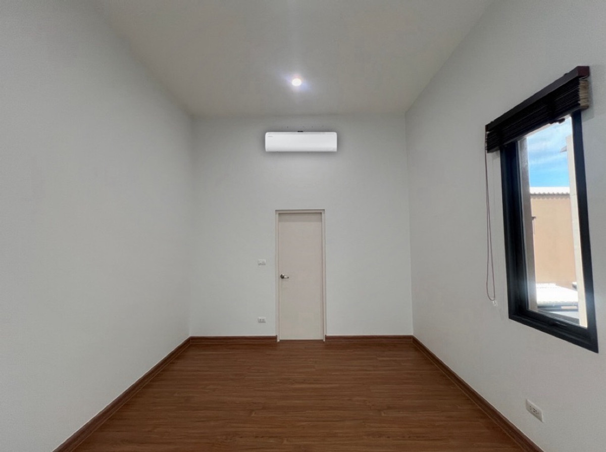 Onnut, Udomsuk : P-2936 For sale/rent semi-detached house Baan Klang Muang The Edition Sukhumvit - On Nut, ready to move in.