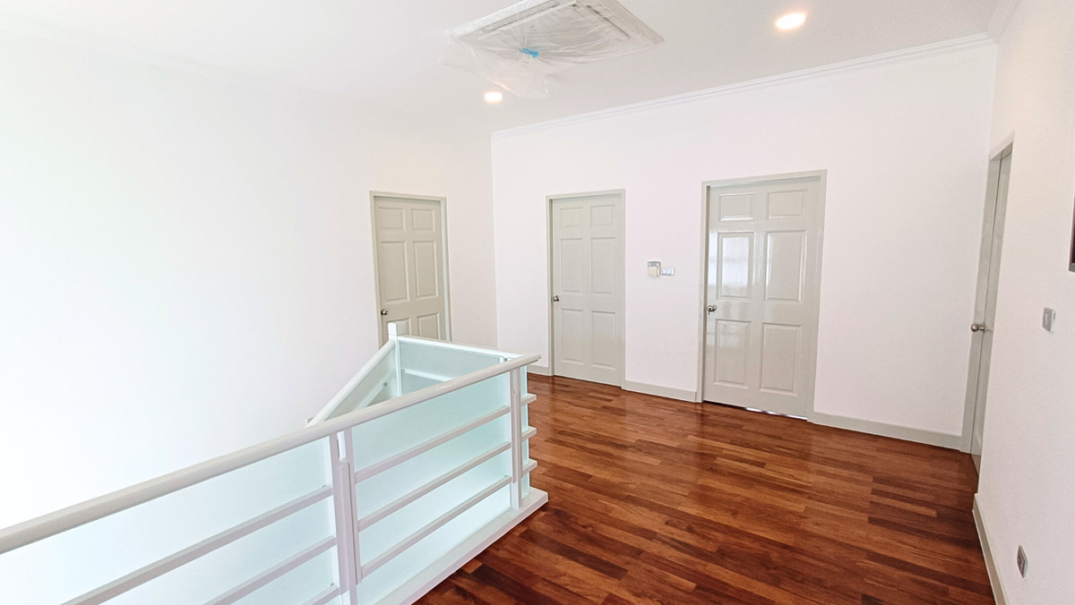 ขายบ้านพัฒนาการ ศรีนครินทร์ : ขาย พร้อมผู้เช่า yield 7.5%+ หมู่บ้านณุศาศิริ พระราม9-กรุงเทพกรีฑา มีลิฟท์ มีห้องแม่บ้าน 91 ตร.ว.  4ห้องนอน 4ห้องน้ำ  รีโนเวทใหม่ เดินน้ำ-ไฟใหม่ บ้านไม่ทรุด