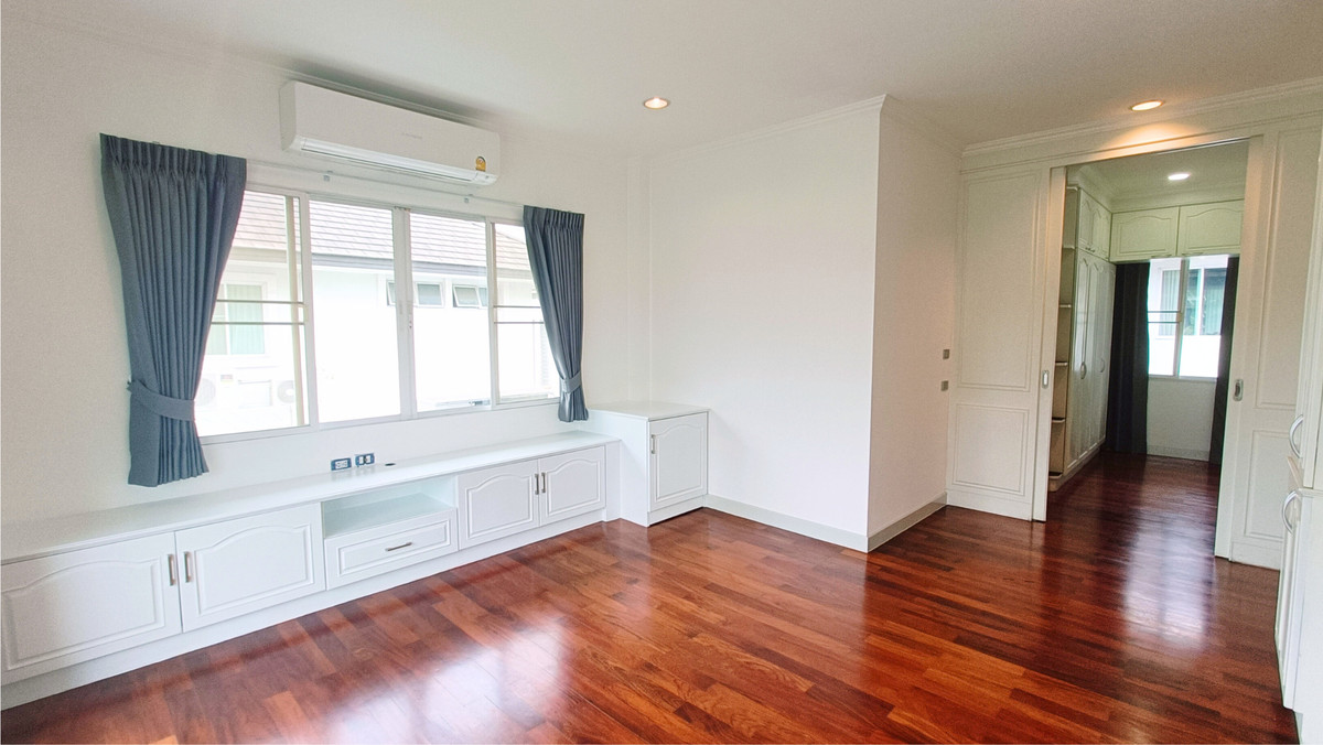 ขายบ้านพัฒนาการ ศรีนครินทร์ : ขาย พร้อมผู้เช่า yield 7.5%+ หมู่บ้านณุศาศิริ พระราม9-กรุงเทพกรีฑา มีลิฟท์ มีห้องแม่บ้าน 91 ตร.ว.  4ห้องนอน 4ห้องน้ำ  รีโนเวทใหม่ เดินน้ำ-ไฟใหม่ บ้านไม่ทรุด