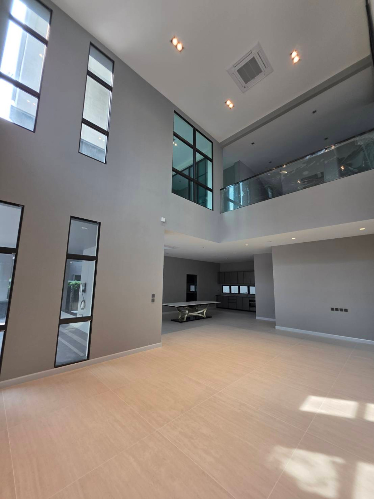 ขายบ้านพัฒนาการ ศรีนครินทร์ : Connoisseur Pattanakarn 32: 137.80 sqwah  952sqm. 6bed 7bath Fully Fitted 110,000,000 Am: 0656199198