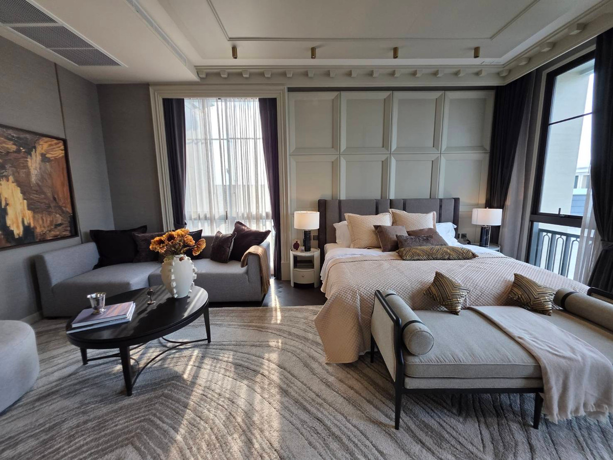 ขายบ้านพัฒนาการ ศรีนครินทร์ : Connoisseur Pattanakarn 32: 210.2 sqwah  952sqm. 6bed 7bath Fully Furnished 169,000,000 Am: 0656199198