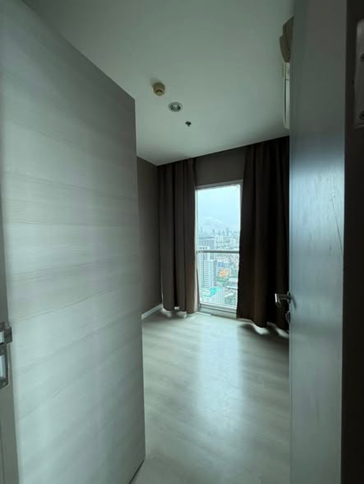 For RentCondoRatchadapisek, Huaikwang, Suttisan : 💥 For Rent ✨ Life Ratchadapisek ✨ 2 Bedrooms, 65 sq.m., ready to move in ✅ Located near MRT Huai Khwang, only 400 meters 🚇 (No.260231)