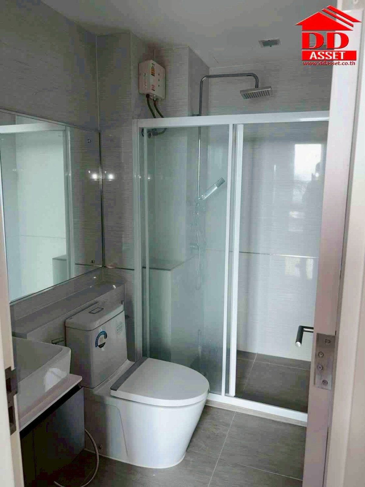 For RentCondoSamut Prakan,Samrong : For Rent The Metropolis Samrong The Metropolis Samrong, new room, next to BTS Samrong, code: C8397