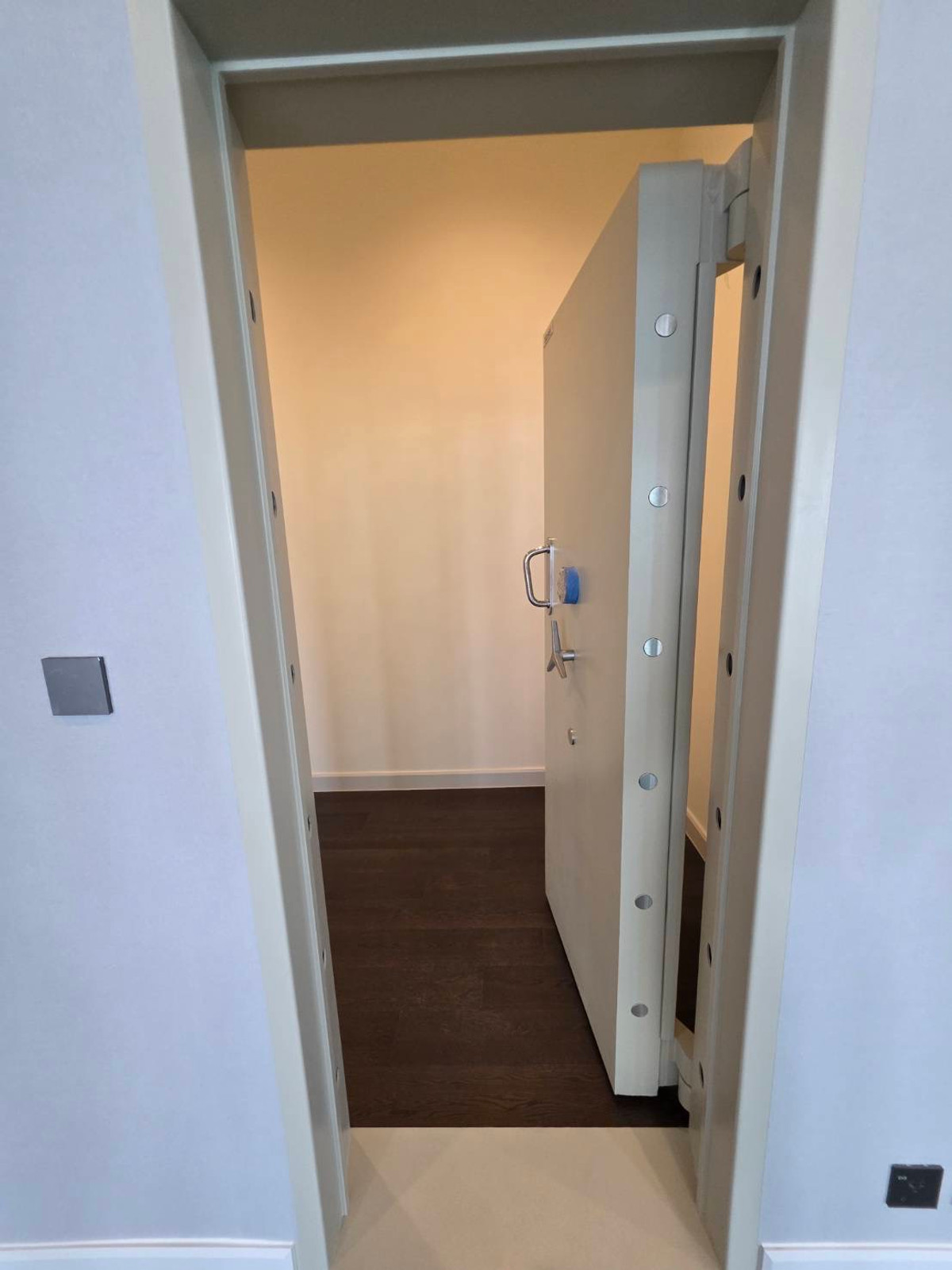 ขายบ้านพัฒนาการ ศรีนครินทร์ : Connoisseur Pattanakarn 32: 137.80 sqwah  952sqm. 6bed 7bath Fully Fitted 110,000,000 Am: 0656199198