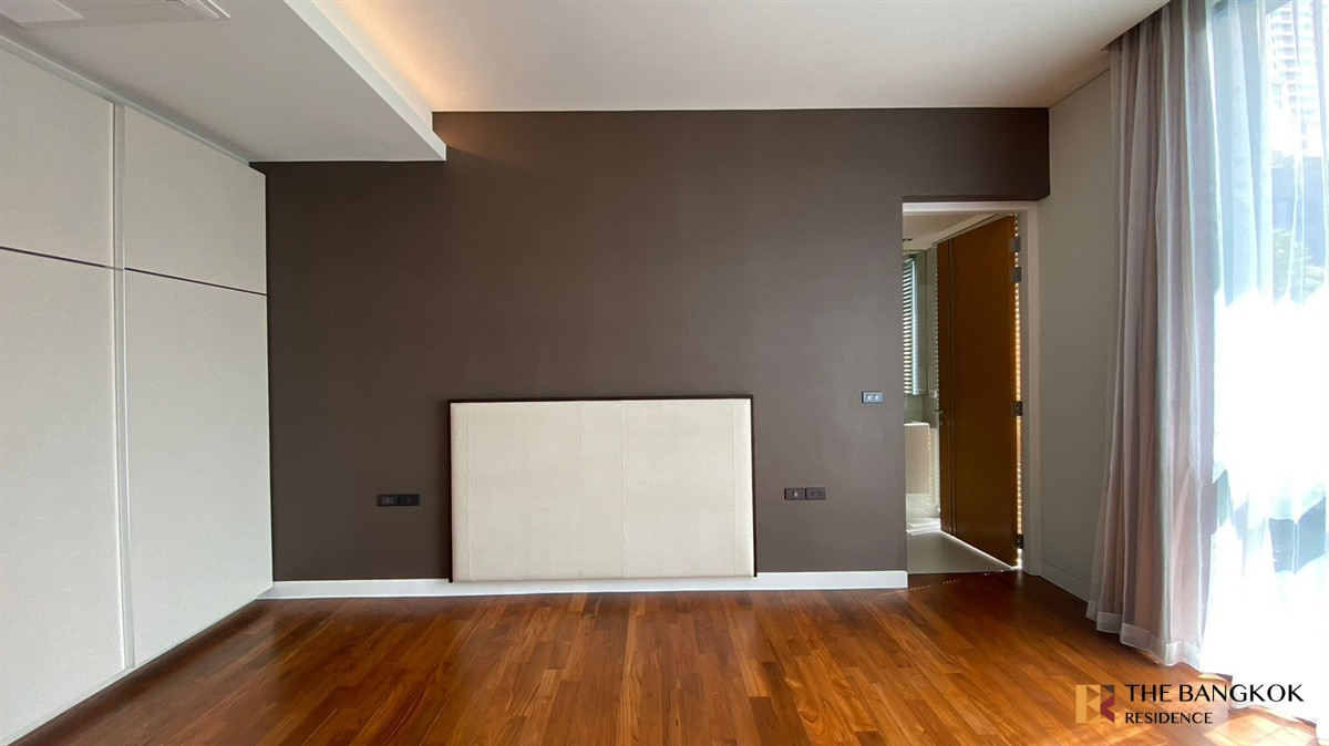 For RentCondoSukhumvit, Asoke, Thonglor :  Domus 16 & 18 💎 Spacious Luxury Living 🌟  Near BTS Asoke 