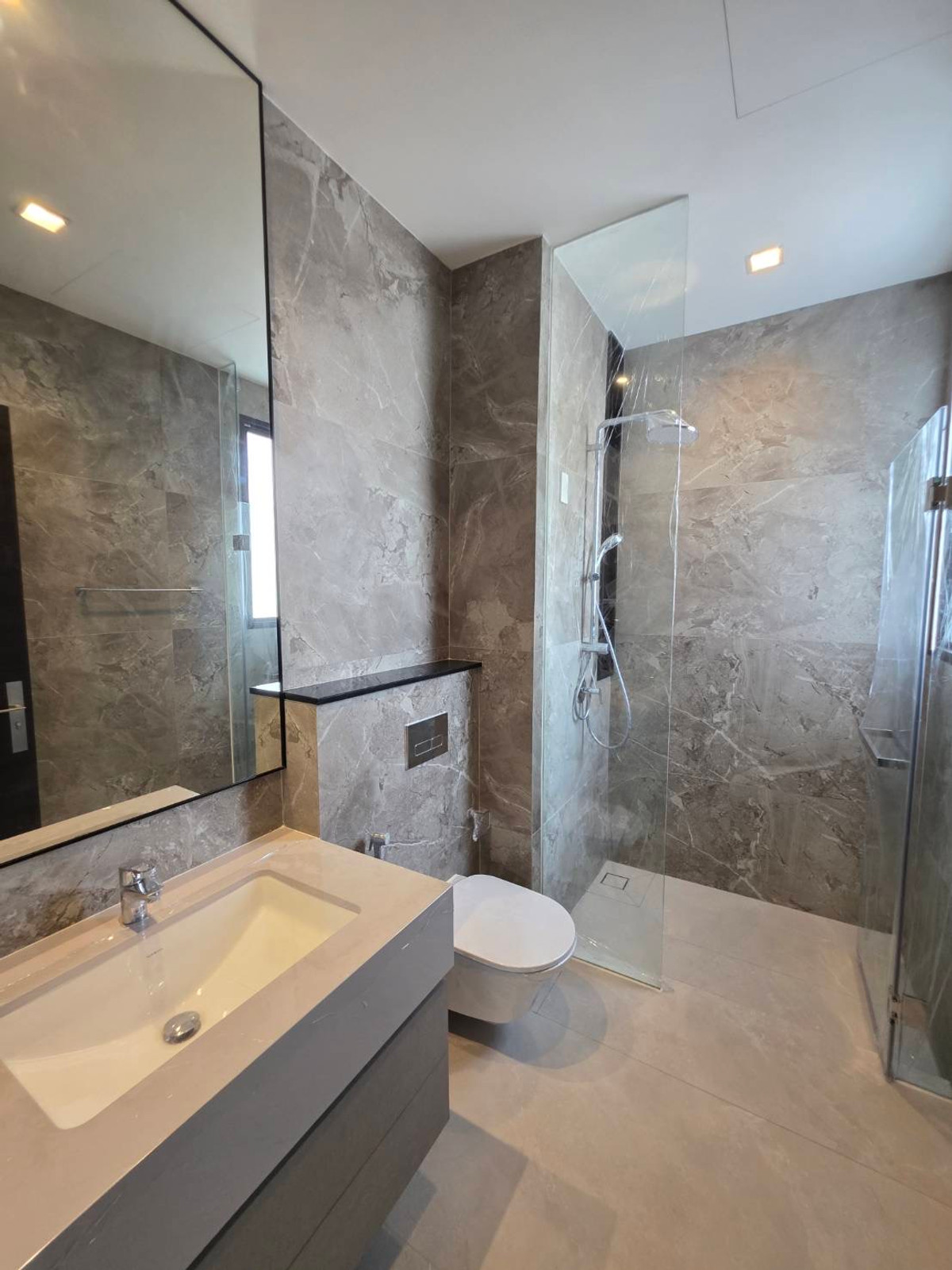 ขายบ้านพัฒนาการ ศรีนครินทร์ : Connoisseur Pattanakarn 32: 137.80 sqwah  952sqm. 6bed 7bath Fully Fitted 110,000,000 Am: 0656199198