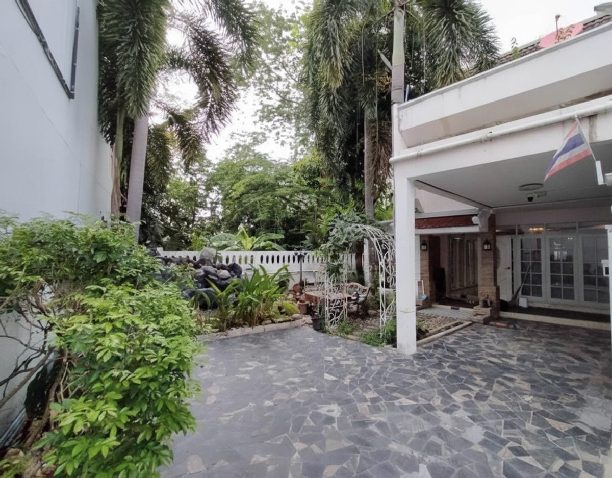 ให้เช่าบ้านสุขุมวิท อโศก ทองหล่อ : 🌺 Agent Post | ให้เช่าบ้านสุขุมวิท 68 🌺
🏡 บ้านมุม บรรยากาศดี เป็นส่วนตัว เพื่อนบ้านน่ารัก
💰 ค่าเช่าเพียง 30,000 บาท/เดือน
