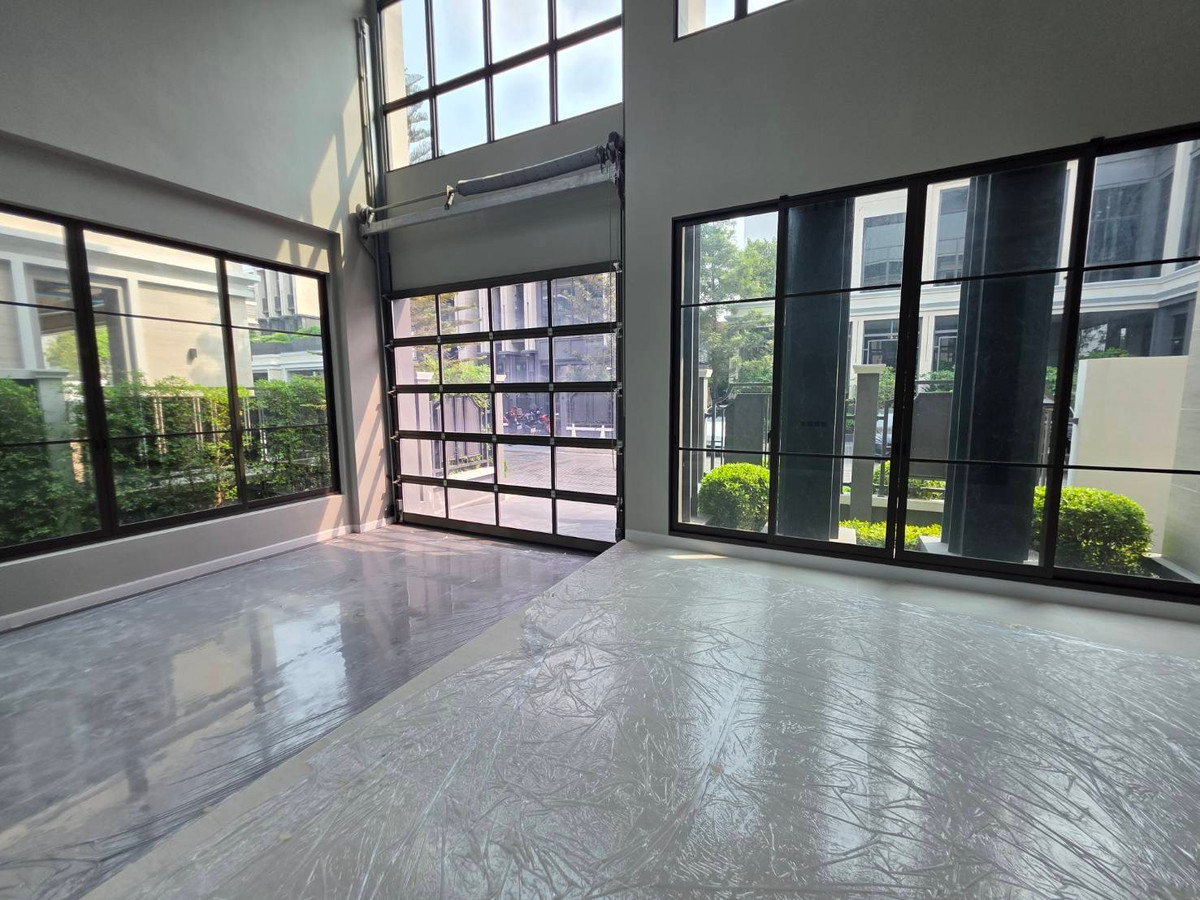 ขายบ้านพัฒนาการ ศรีนครินทร์ : Connoisseur Pattanakarn 32: 137.80 sqwah  952sqm. 6bed 7bath Fully Fitted 110,000,000 Am: 0656199198