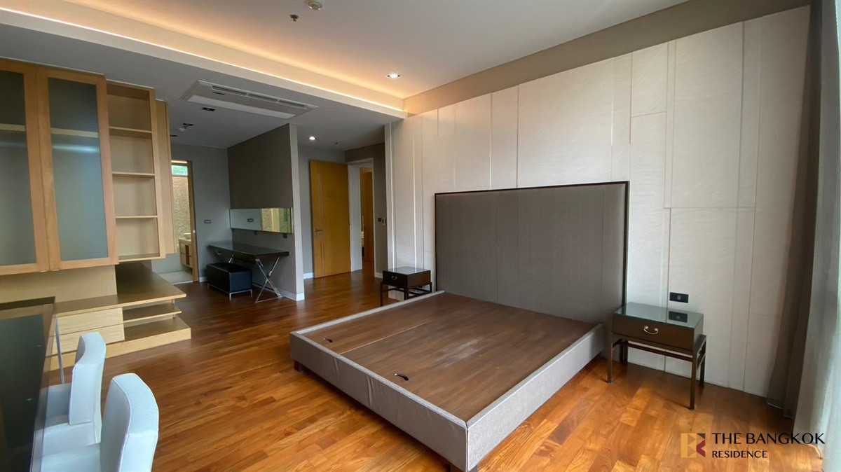 For RentCondoSukhumvit, Asoke, Thonglor :  Domus 16 & 18 💎 Spacious Luxury Living 🌟  Near BTS Asoke 