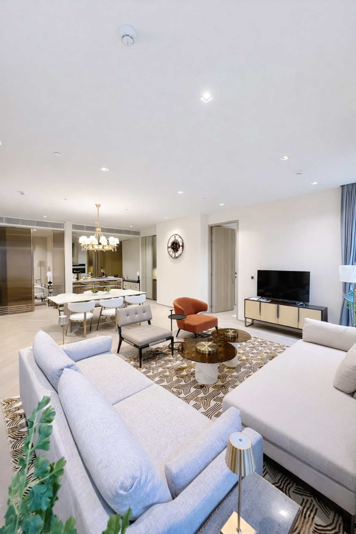 คอนโดสาทร นราธิวาส : ◈The Reserve Sathorn◈ Size: 114 sq.m.
• Floor: 21st • 2 bedrooms, 2 bathrooms • Panoramic city views & exceptional privacy
