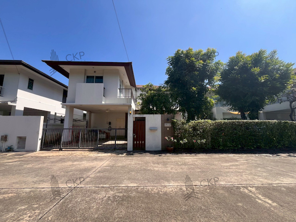 For SaleHouseKaset Nawamin,Ladplakao : Single house for sale, Private Nirvana Kaset-Nawamin, near the main road with multiple access routes, close to the Pink Line MRT Maiyalap station.