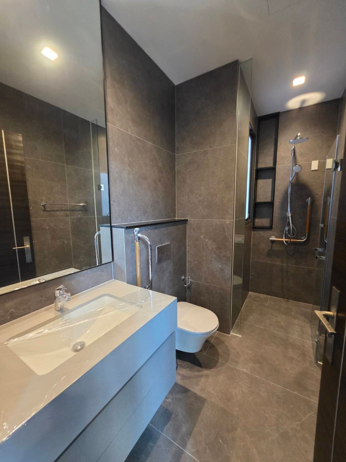 ขายบ้านพัฒนาการ ศรีนครินทร์ : Connoisseur Pattanakarn 32: 137.80 sqwah  952sqm. 6bed 7bath Fully Fitted 110,000,000 Am: 0656199198