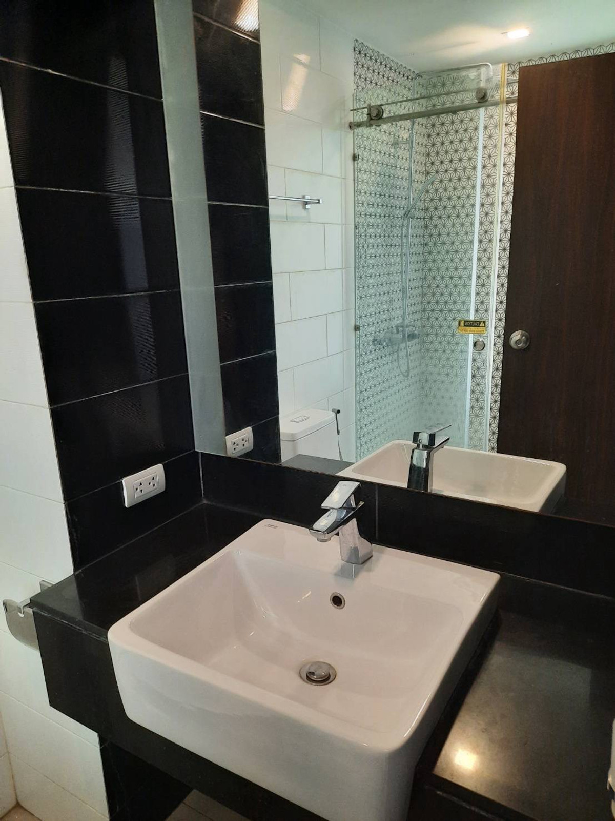 ขายคอนโดภูเก็ต : ขายคอนโดมิเนียม Royal Lee The Terminal Phuket (รอยัล ลี เดอะ เทอมินอล ภูเก็ต) ตำบลสาคู อำเภอถลาง จังหวัดภูเก็ต  ราคา 4,000,000 บาท