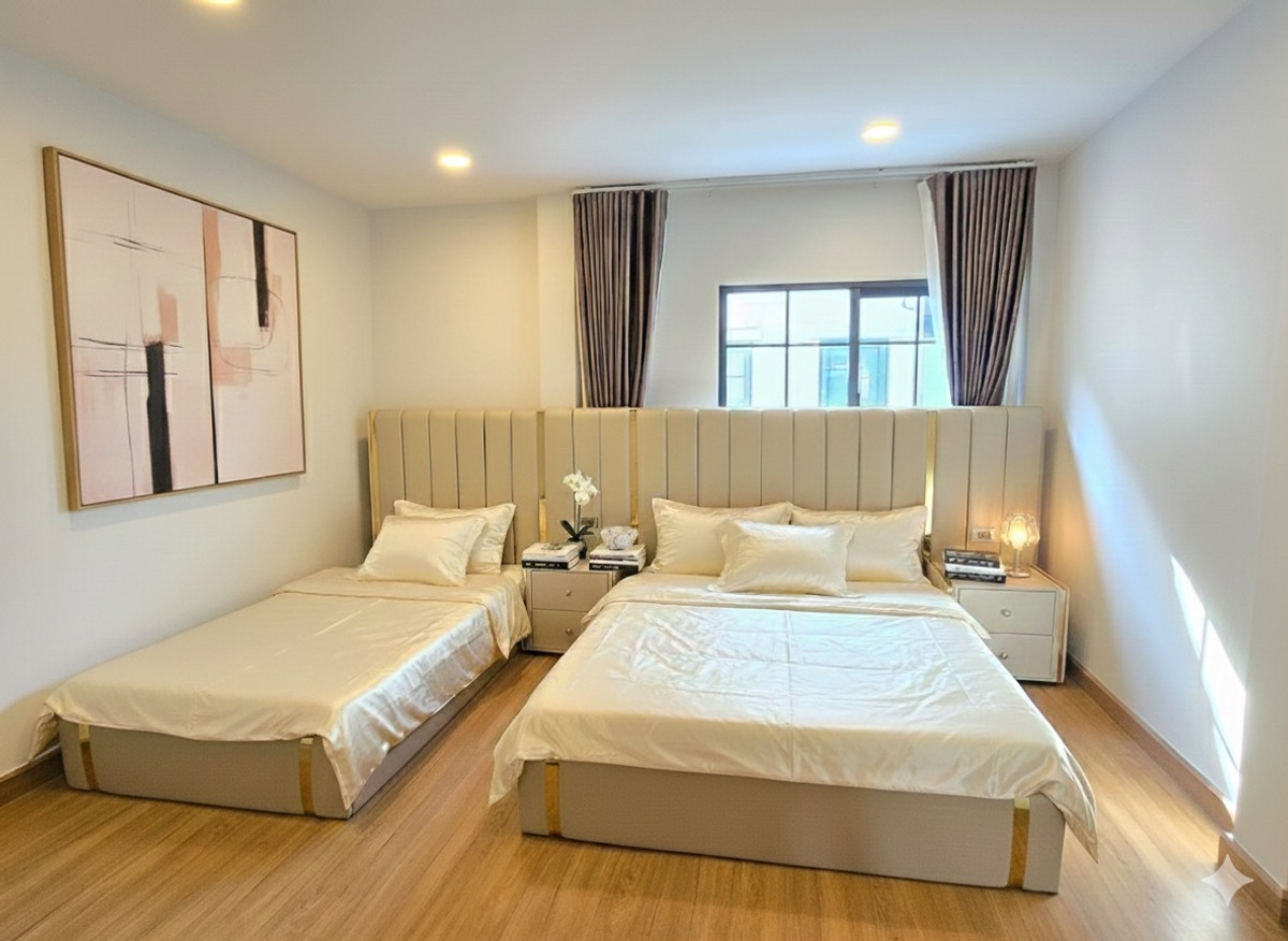 For SaleHouseBangna, Bearing, Lasalle : 🏡 Single detached house, 4 bedrooms, 300 sq.m., Centro Bangna Fully furnished and ready to move in, price 18.5 Mb. 📞 065-626-5636 (Kie)