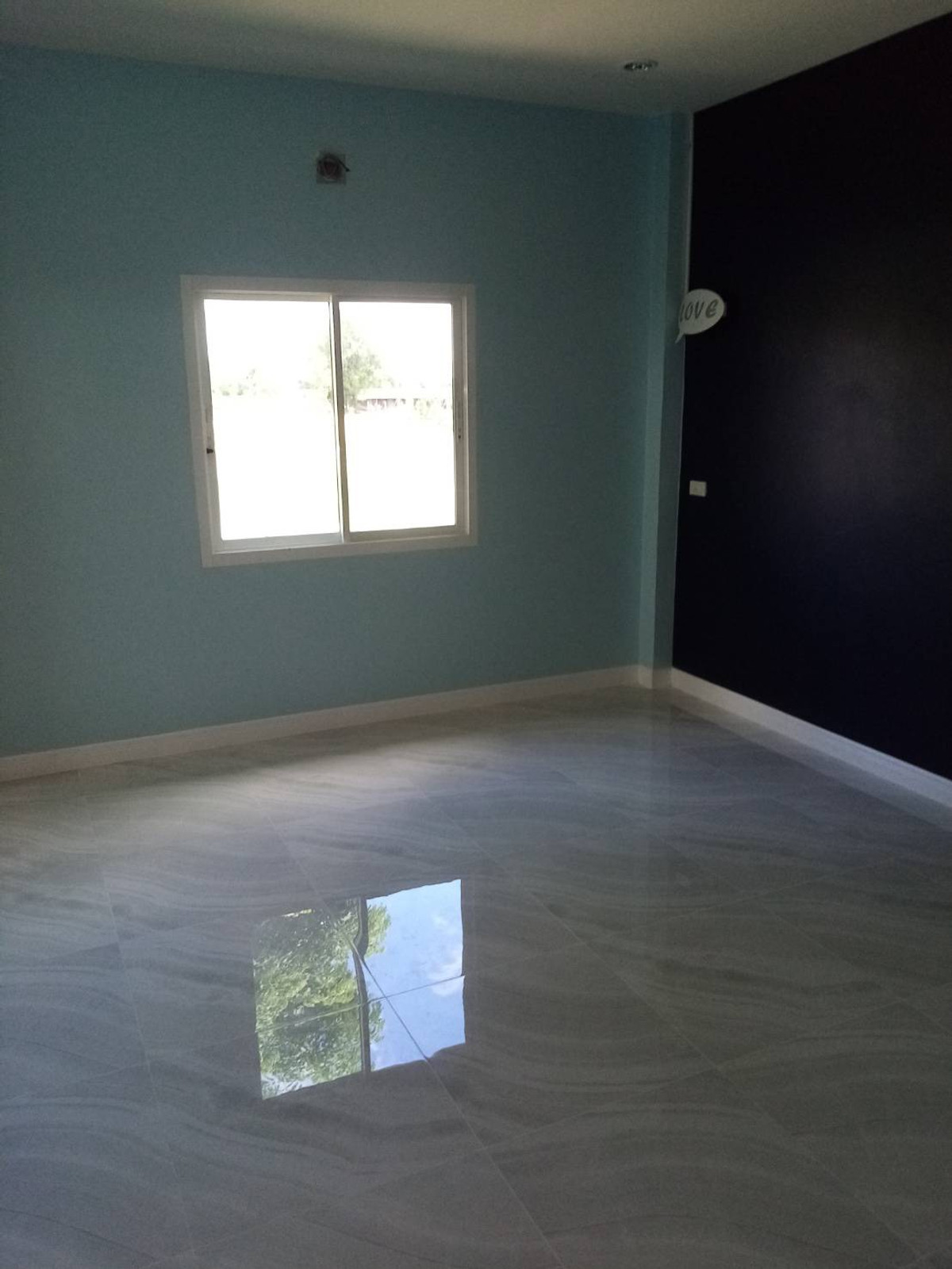 บ้านนครปฐม : 💥 ขายบ้านใหม่บนที่ดินใหญ่  เมืองนครปฐม (ที่ดินเกือบครึ่งไร่กว่าแบบนี้ หายากมาก!)  บรรยากาศเหมือนรีสอร์ทส่วนตัว  ล้อมรอบด้วยต้นไม้ใหญ่ ลมดีทั้งวัน เงียบสงบ เป็นส่วนตัวมาก บ้านตั้งบนที่ดอน น้ำไม่ท่วม