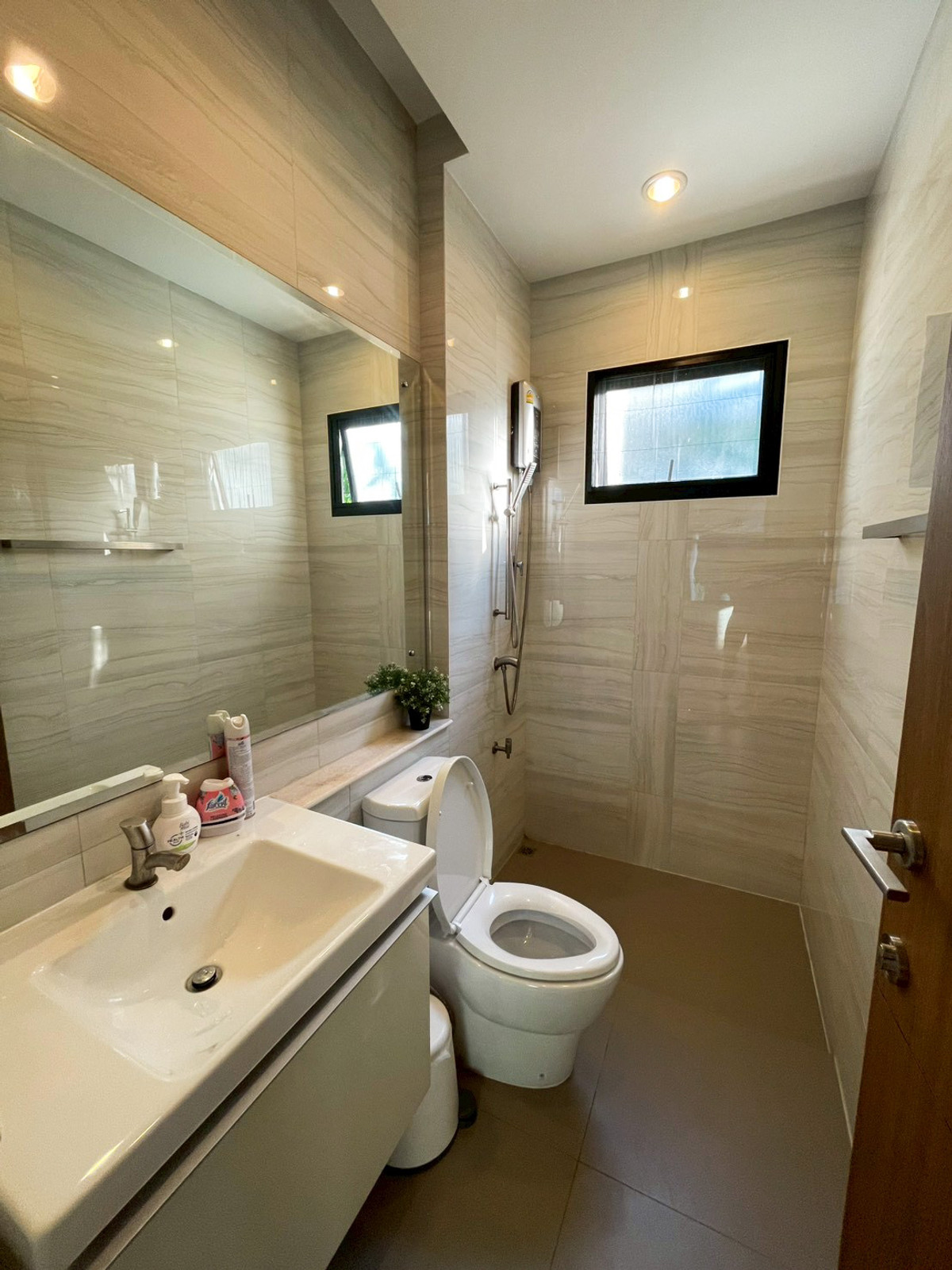 For RentHouseThaphra, Talat Phlu, Wutthakat : Pet-Friendly | Ultra-Luxury Living | 1 Min to BTS & MRT Bang Wa! 🚆