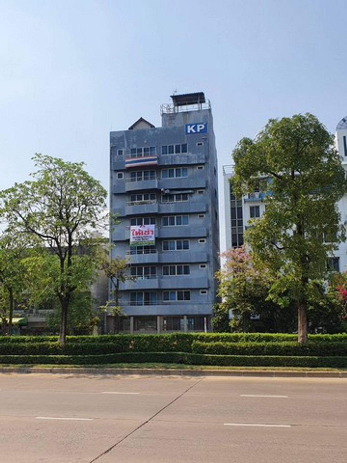 For RentOfficeRama9, Petchburi, RCA : Office for rent, Office for Rent, next to Ekkamai Road, Rama 9, good location, convenient travel.