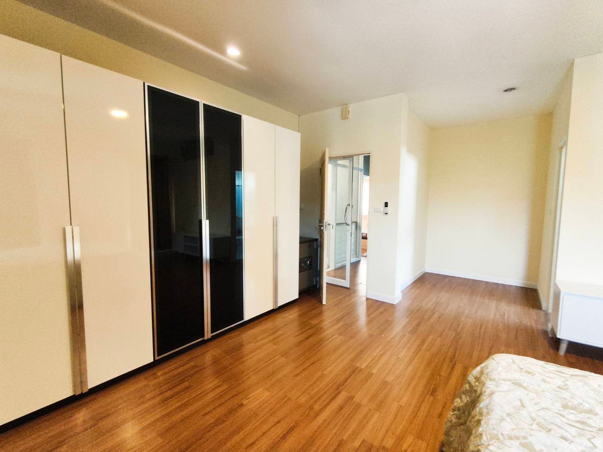 For RentHousePattanakan, Srinakarin : Mantana Rama 9 - Srinakarin / 5 Bedrooms (FOR RENT) BZD065