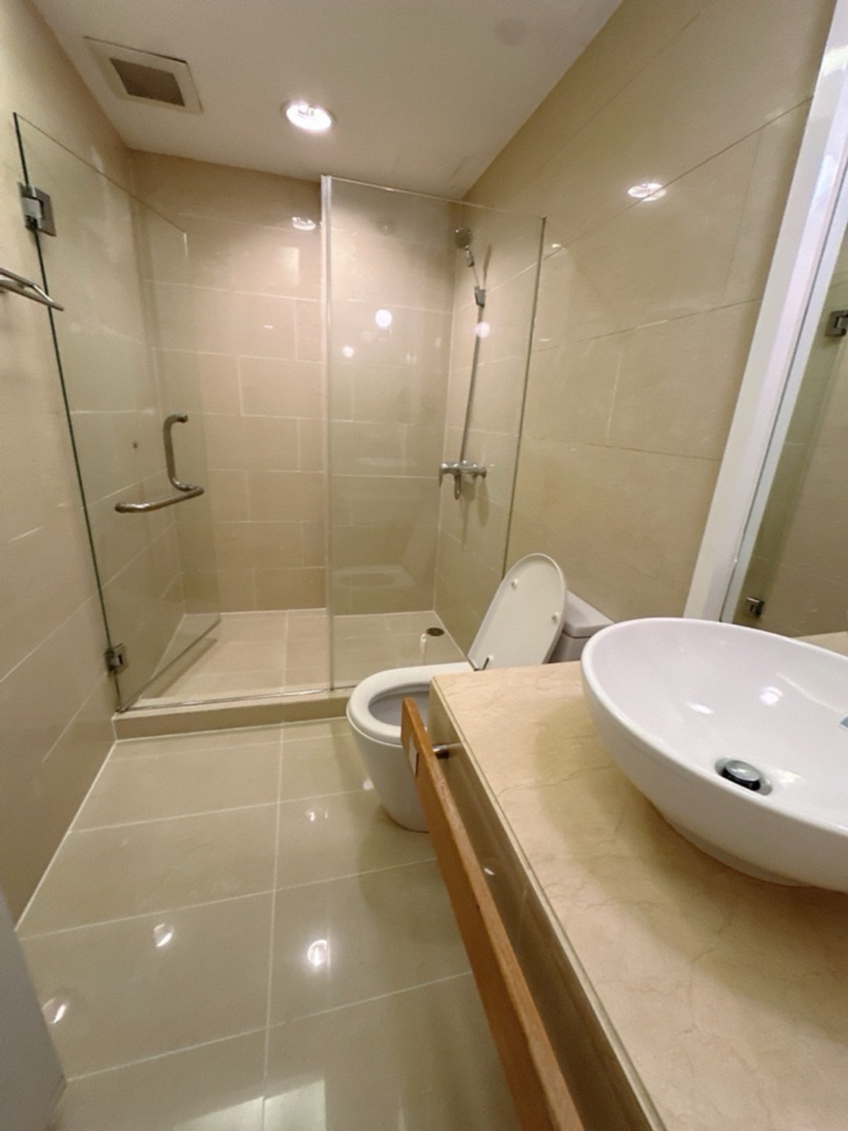 ให้เช่าคอนโดสีลม ศาลาแดง บางรัก : The Bangkok ถนนทรัพย์ (The Bangkok Thanon Sub  MRT สามย่าน ห้องมุม @bhumdevelopment