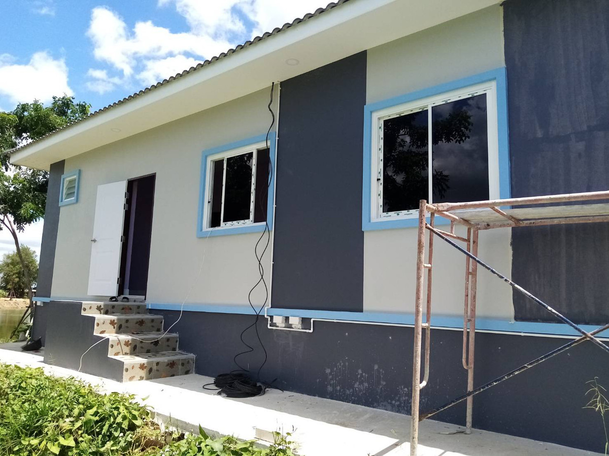 บ้านนครปฐม : 💥 ขายบ้านใหม่บนที่ดินใหญ่  เมืองนครปฐม (ที่ดินเกือบครึ่งไร่กว่าแบบนี้ หายากมาก!)  บรรยากาศเหมือนรีสอร์ทส่วนตัว  ล้อมรอบด้วยต้นไม้ใหญ่ ลมดีทั้งวัน เงียบสงบ เป็นส่วนตัวมาก บ้านตั้งบนที่ดอน น้ำไม่ท่วม