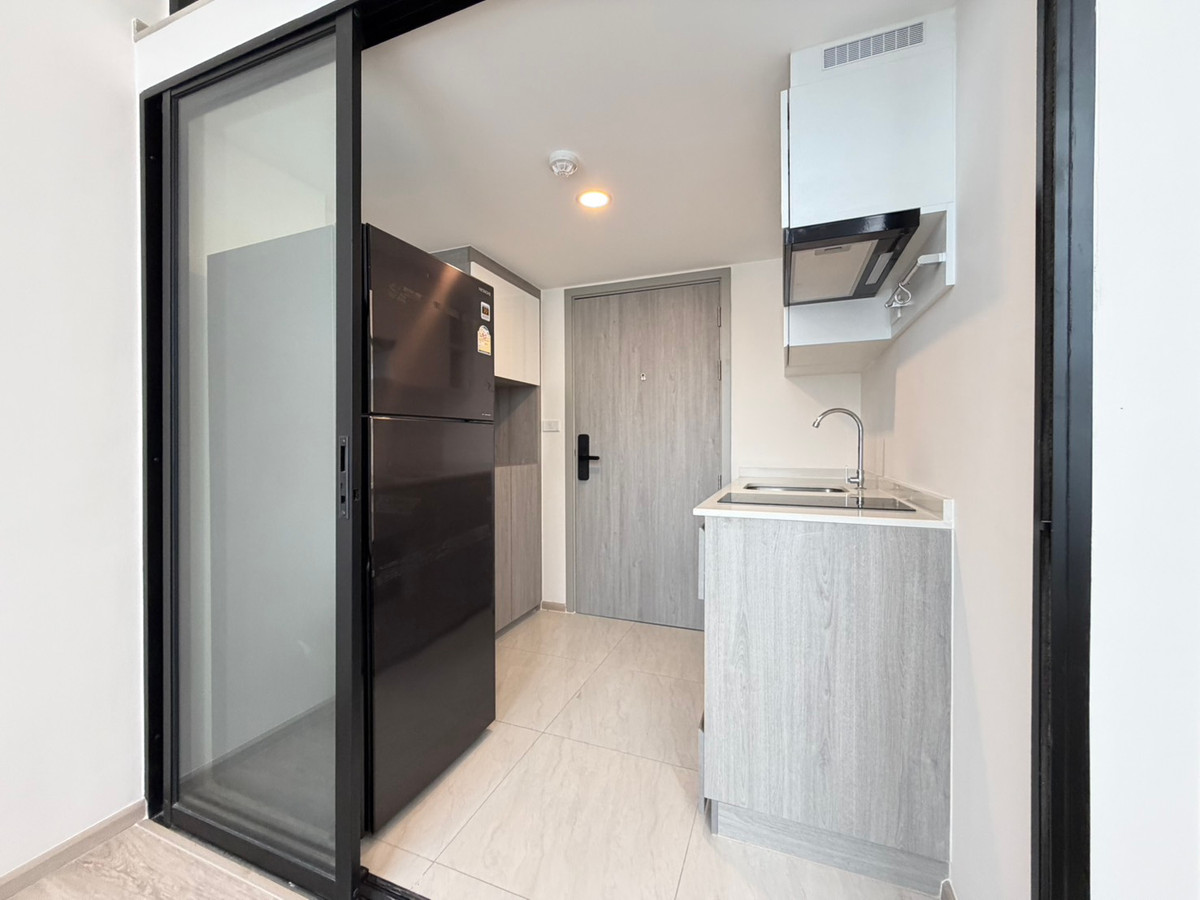 For RentCondoPinklao, Charansanitwong : 🏢 For Rent (Not Pet Friendly): Origin Plug and Play Sirindhorn 🛏 Type: 1 bedroom, 1 bathroom 📏 Size: 55 sq m. 💰 Price: 25,000 baht/month 📍 Location: Near the BTS, convenient travel.