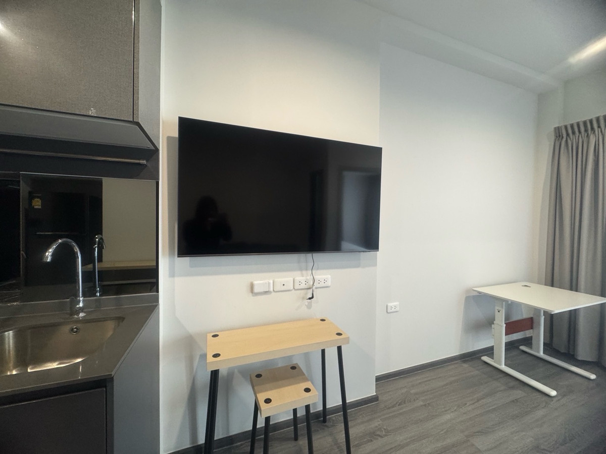 ขายคอนโดสยาม จุฬา สามย่าน : IDEO Chula–Samyan ทำเลใจกลางสามย่าน ใกล้จุฬาฯ ขนาด 34 ตร.ม. (ขายพร้อมผู้เช่า)ราคา 6.49 ล้านบาทPhat 064-642-8664Nui 094-624-2014