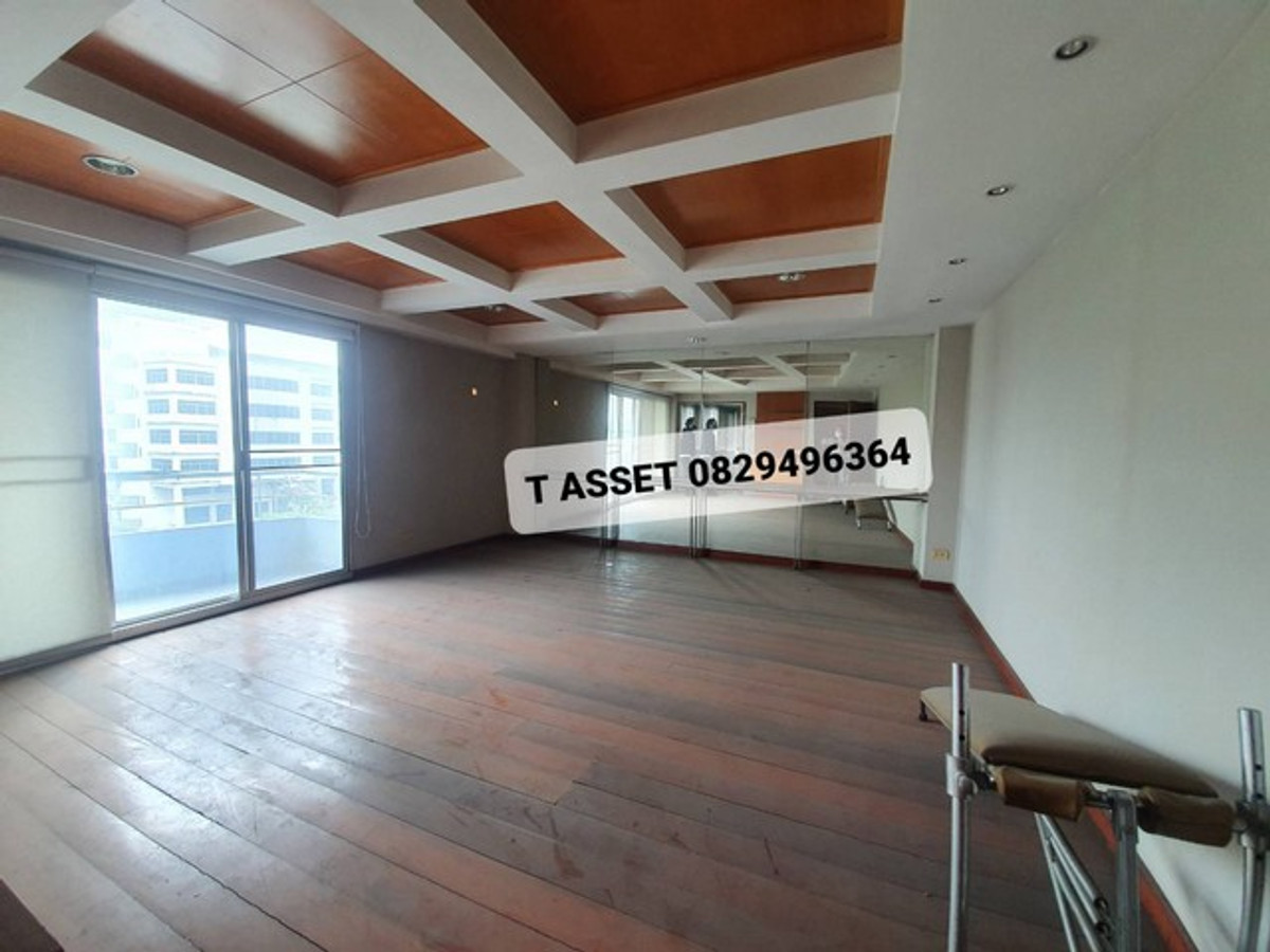 For RentOfficeRama9, Petchburi, RCA : Office for rent, Office for Rent, next to Ekkamai Road, Rama 9, good location, convenient travel.