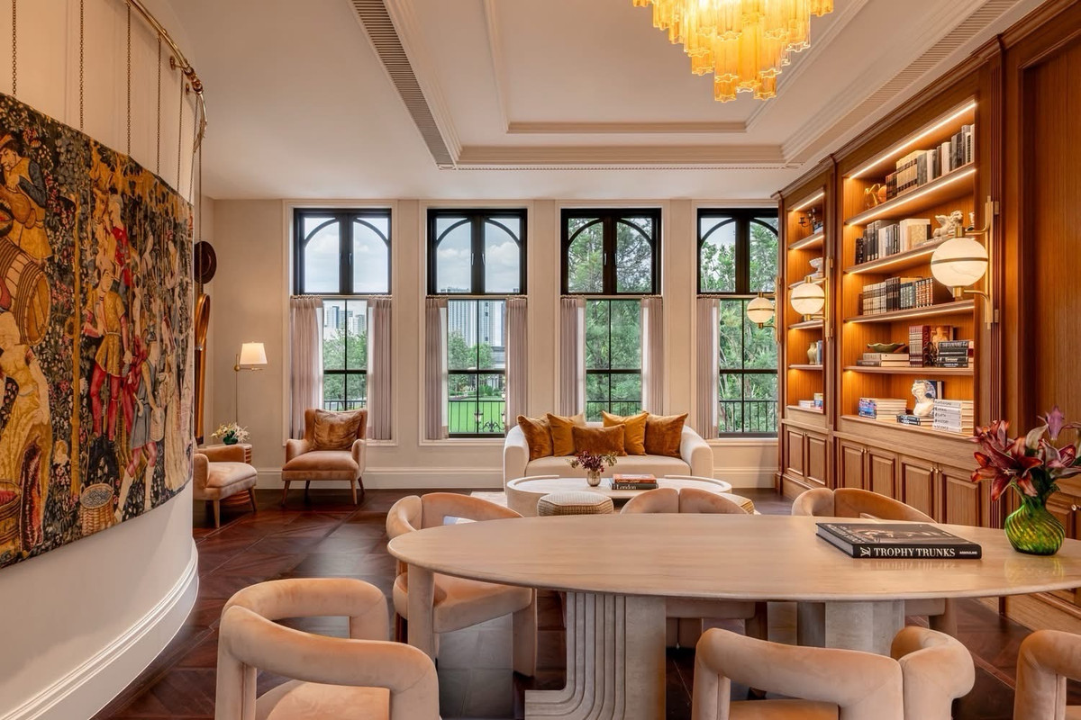 For SaleHousePattanakan, Srinakarin : 🔥Exclusive Deal 🔥 NARASIRI VICTOIRE Krungthep Kreetha size 453 Sq.m 4 bed 5 Bath starting at 65 million baht contact 086-795-9997