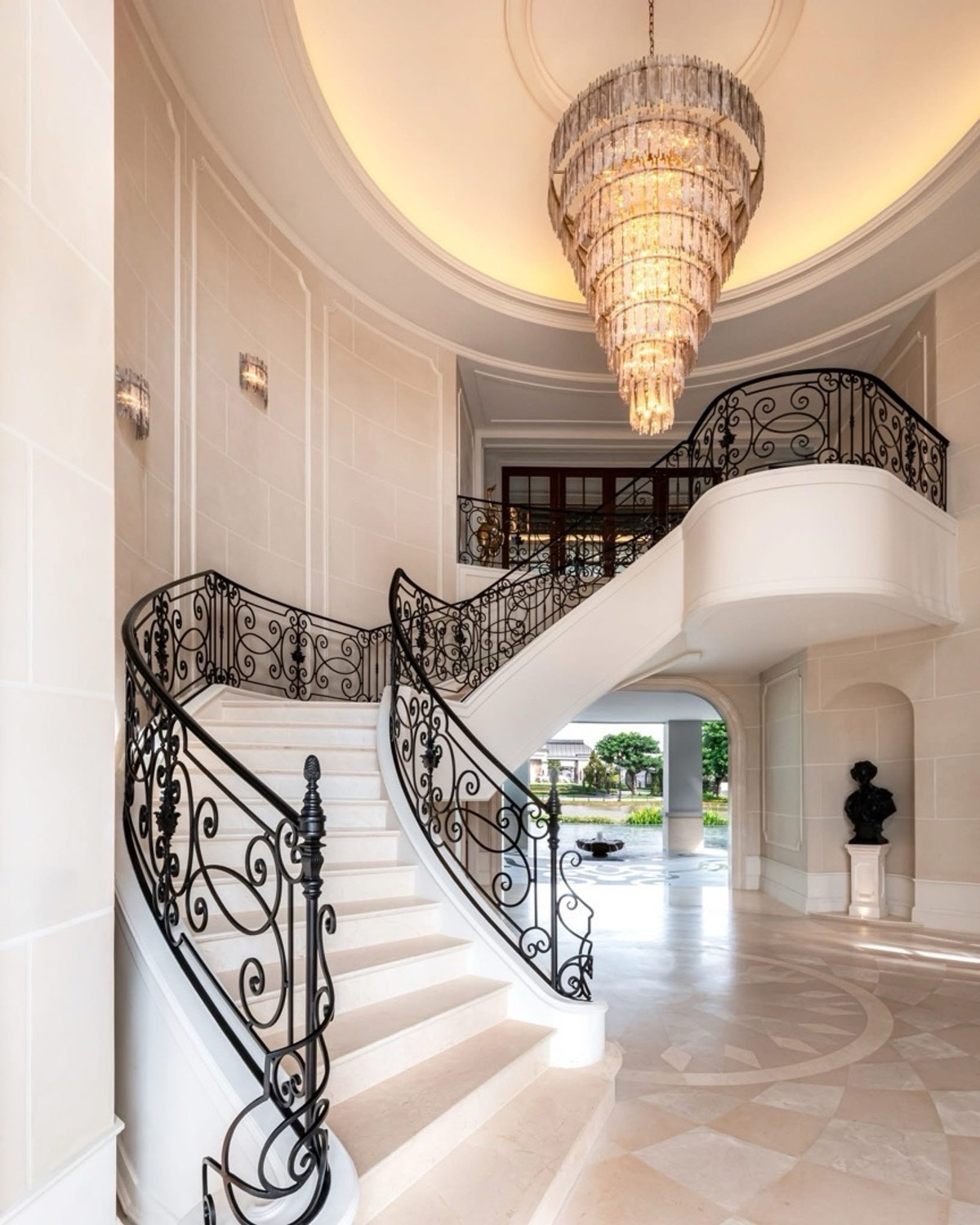 For SaleHousePattanakan, Srinakarin : 🔥Exclusive Deal 🔥 NARASIRI VICTOIRE Krungthep Kreetha size 453 Sq.m 4 bed 5 Bath starting at 65 million baht contact 086-795-9997