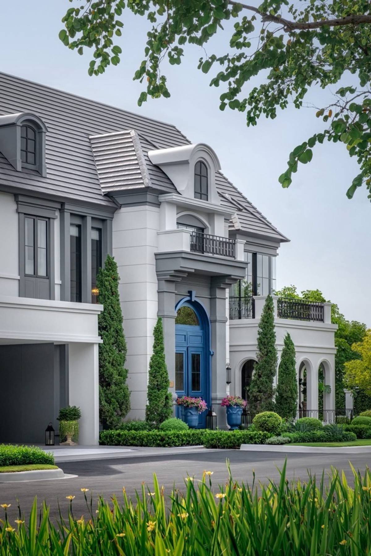 For SaleHousePattanakan, Srinakarin : ✅✅VVIP Narasiri Victoire Krungthep Kitha size 453 Sq.m 4 bed 5 bath starting at 65 million baht | 🏆⭐️Private Appointment 086-795-9997