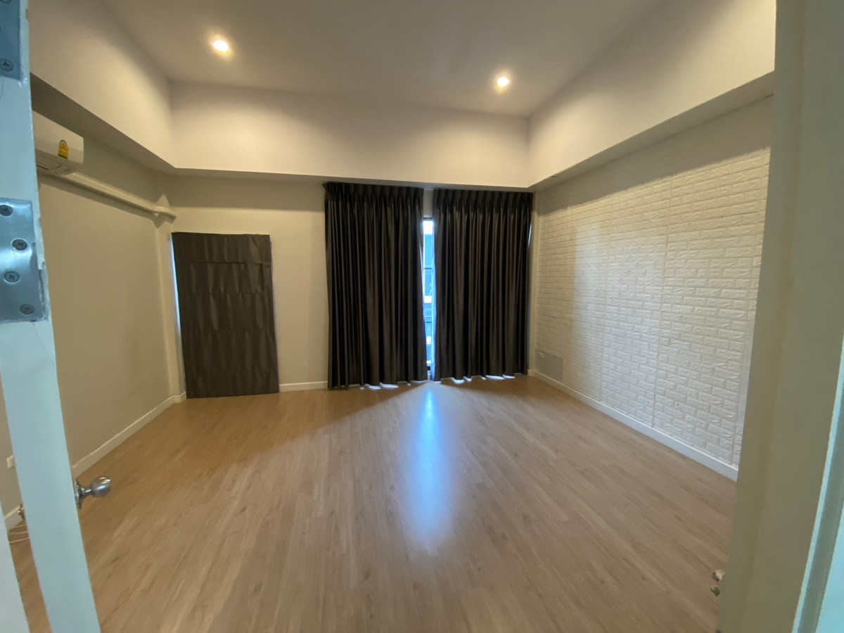 ขายทาวน์โฮมมีนบุรี-ร่มเกล้า : Nalin Grand Avenue Wongwean - Rama 9 / 3 ห้องนอน (ขาย), นลิน แกรนด์ อเวนิว วงแหวน - พระราม 9 / 3 Bedrooms (FOR SALE) AA606