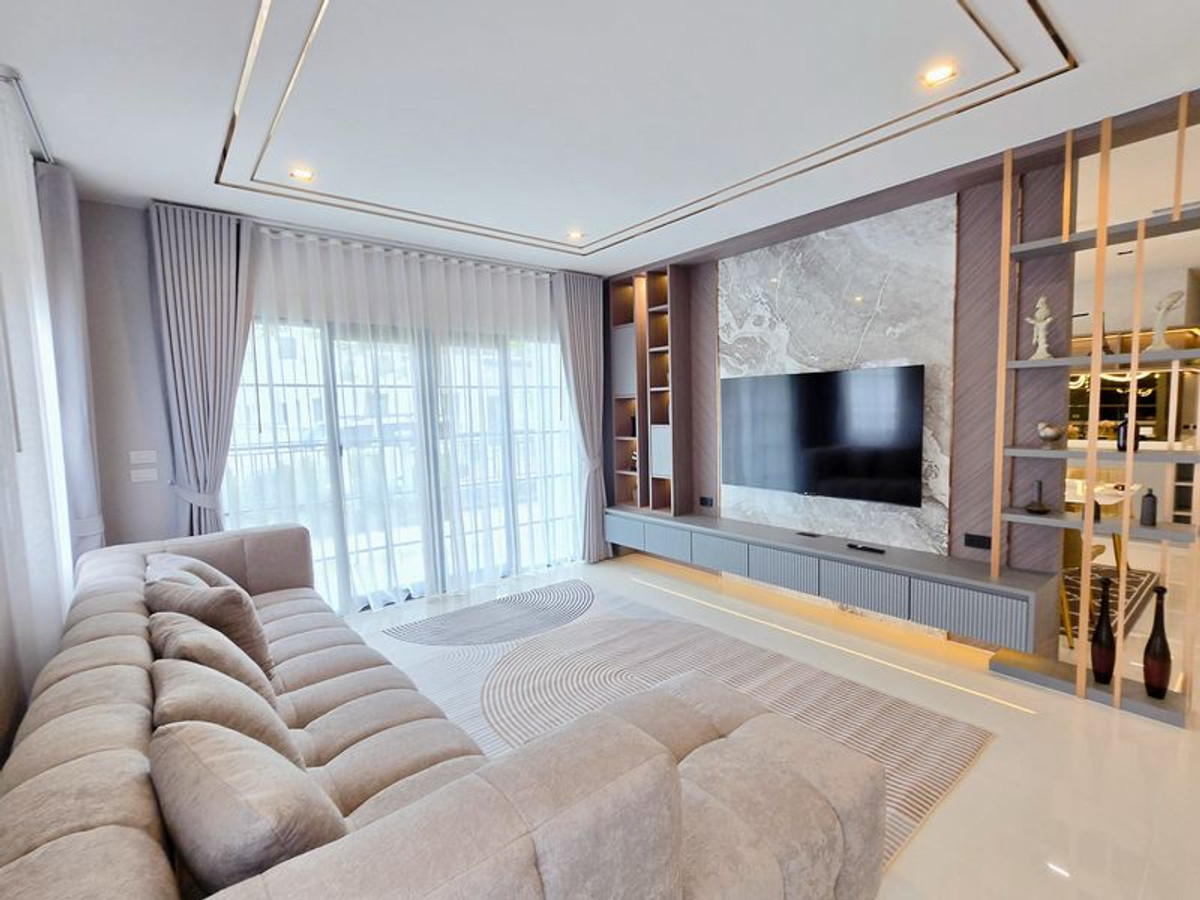 บ้านบางนา แบริ่ง ลาซาล : เซนโทร บางนา (CENTRO BANGNA) บ้านเดี่ยวหรูทำเลดี ใกล้ Mega Bangna พร้อมอยู่ ขนาด 70.1 ตารางวา 4 ห้องนอน ตำบลบางแก้ว อำเภอบางพลี จังหวัดสมุทรปราการ