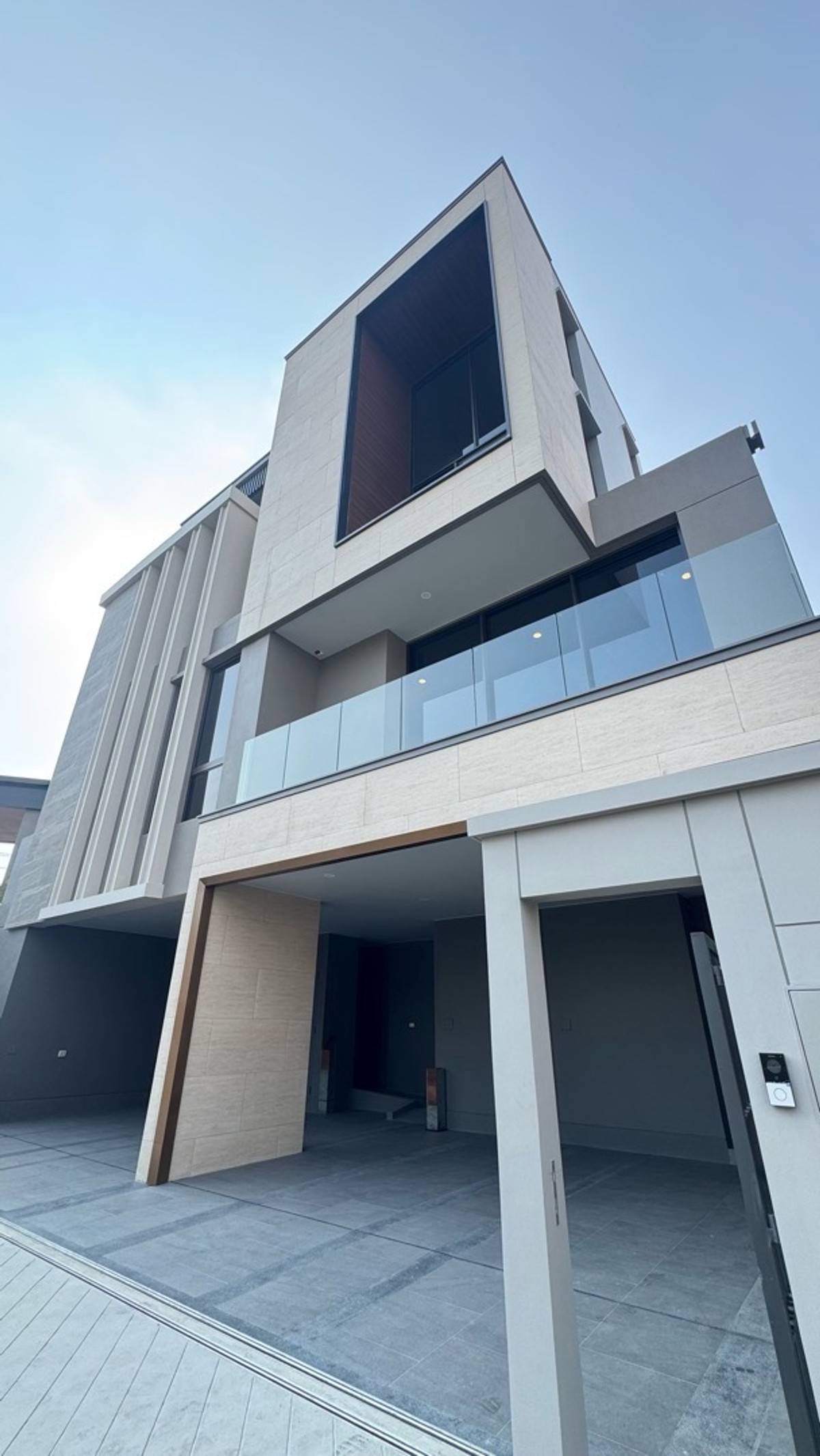 For SaleHouseKaset Nawamin,Ladplakao : luxury Home ,Private Lift, 3 Stories, contact Nicky 092-4971696