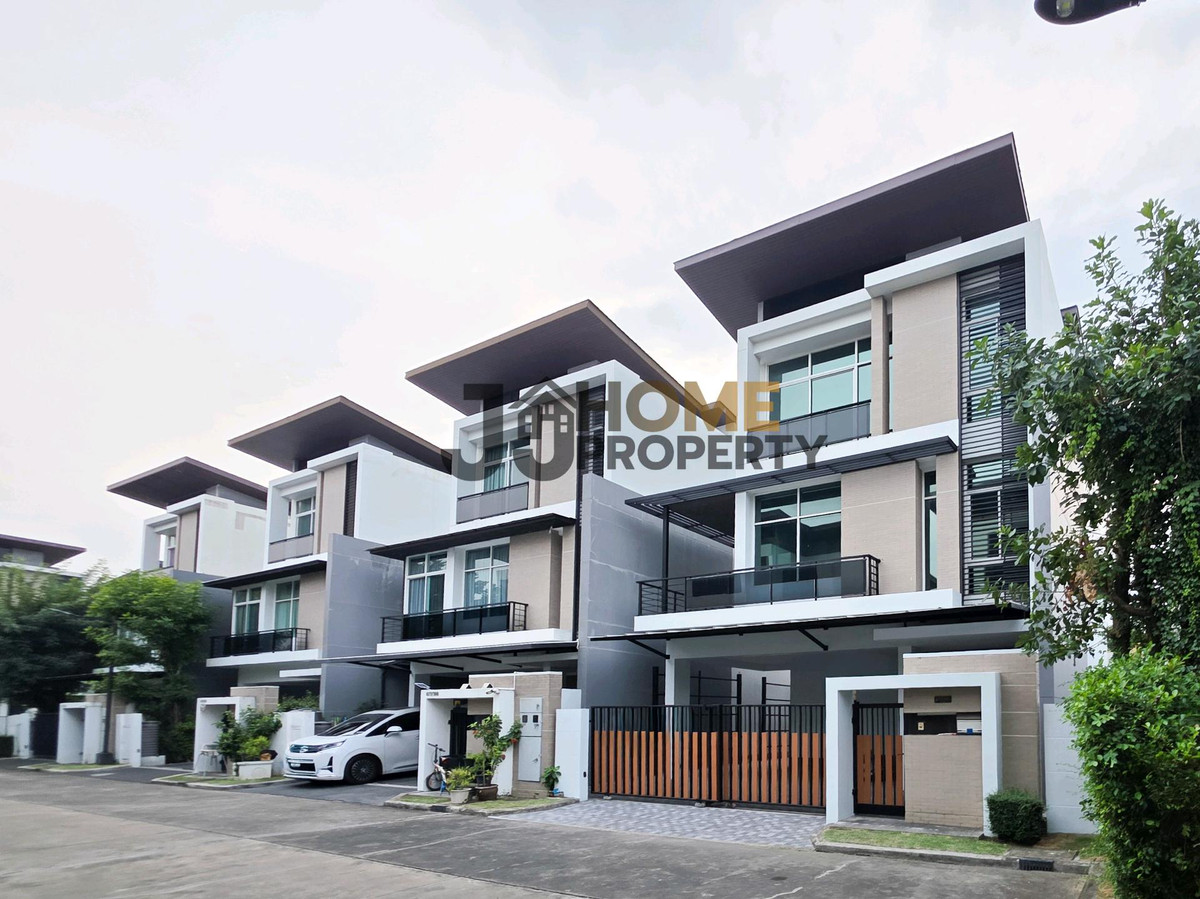 For SaleHousePattanakan, Srinakarin : Single detached house, corner house, quiet, near The Nine Rama 9 (expressway) (motorway)