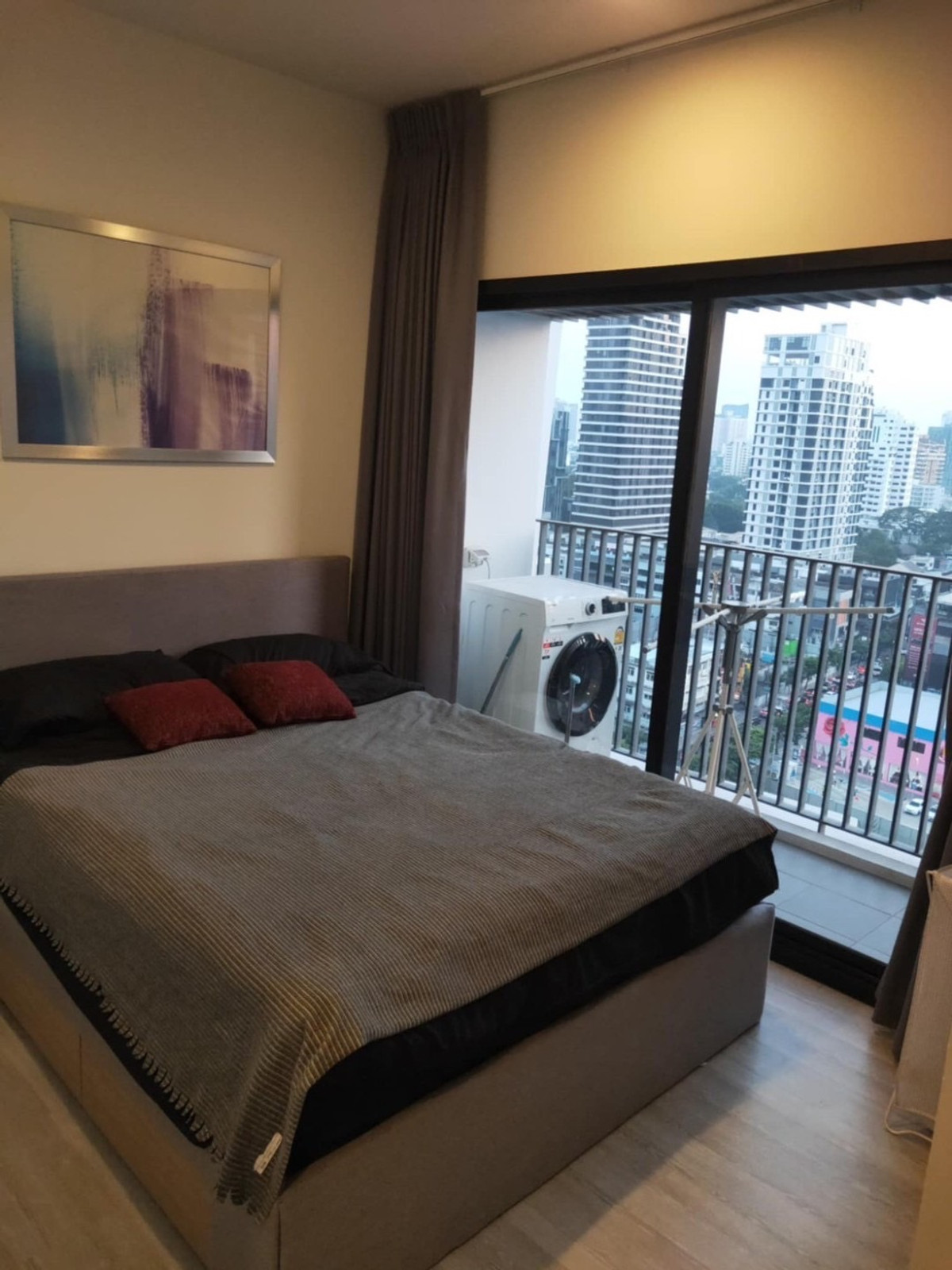 For RentCondoSukhumvit, Asoke, Thonglor : Condo for rent XT Ekkamai, new condo, fully furnished, ready to move in, near BTS Ekkamai and department stores!!