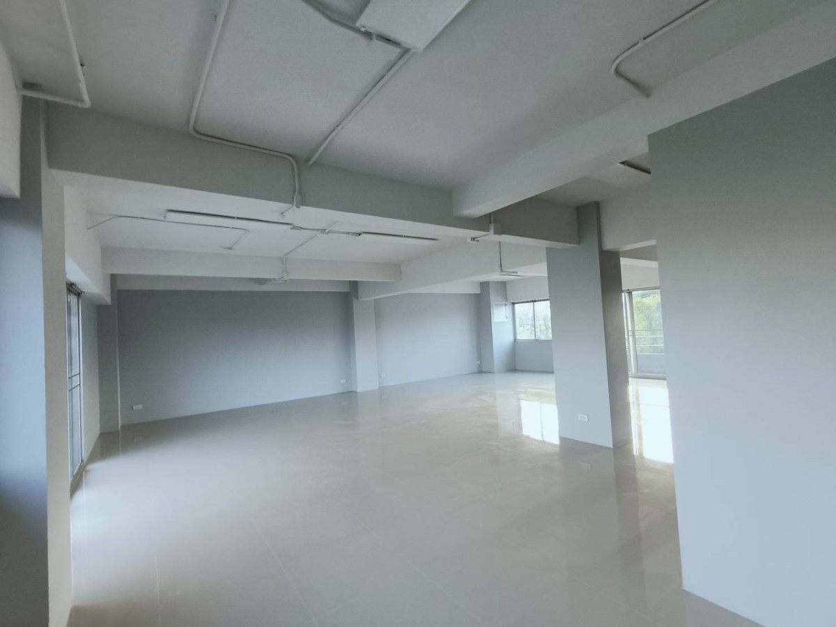 For RentOfficeRama9, Petchburi, RCA : Office for rent, Office for Rent, next to Ekkamai Road, Rama 9, good location, convenient travel.