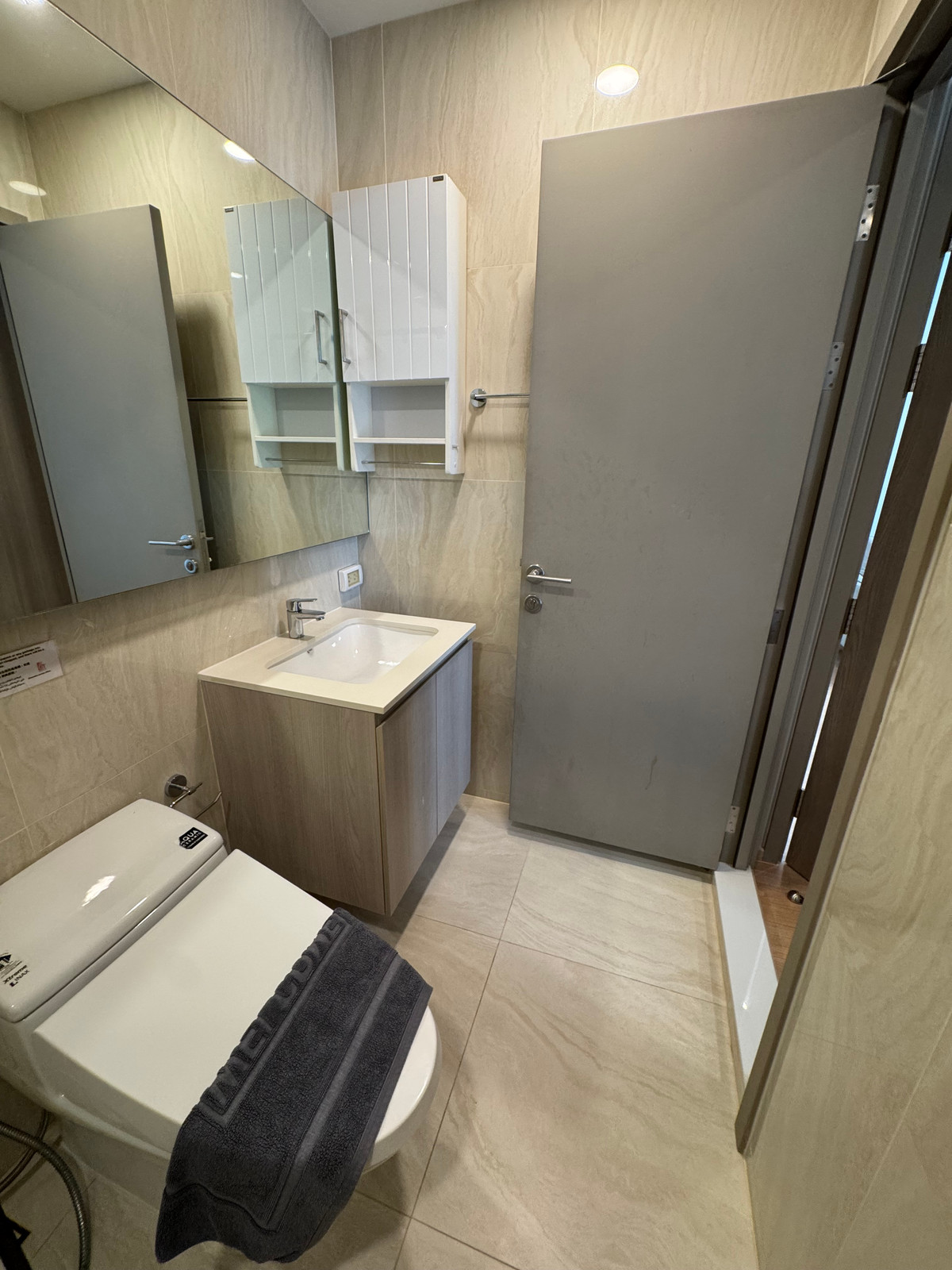 ให้เช่าคอนโดสุขุมวิท อโศก ทองหล่อ : **FOR RENT: Chewathai Residence Thonglor | 1 Bed (33sqm) | Closed Kitchen | Private View 🌿 Only 27,000 THB! negotiable**