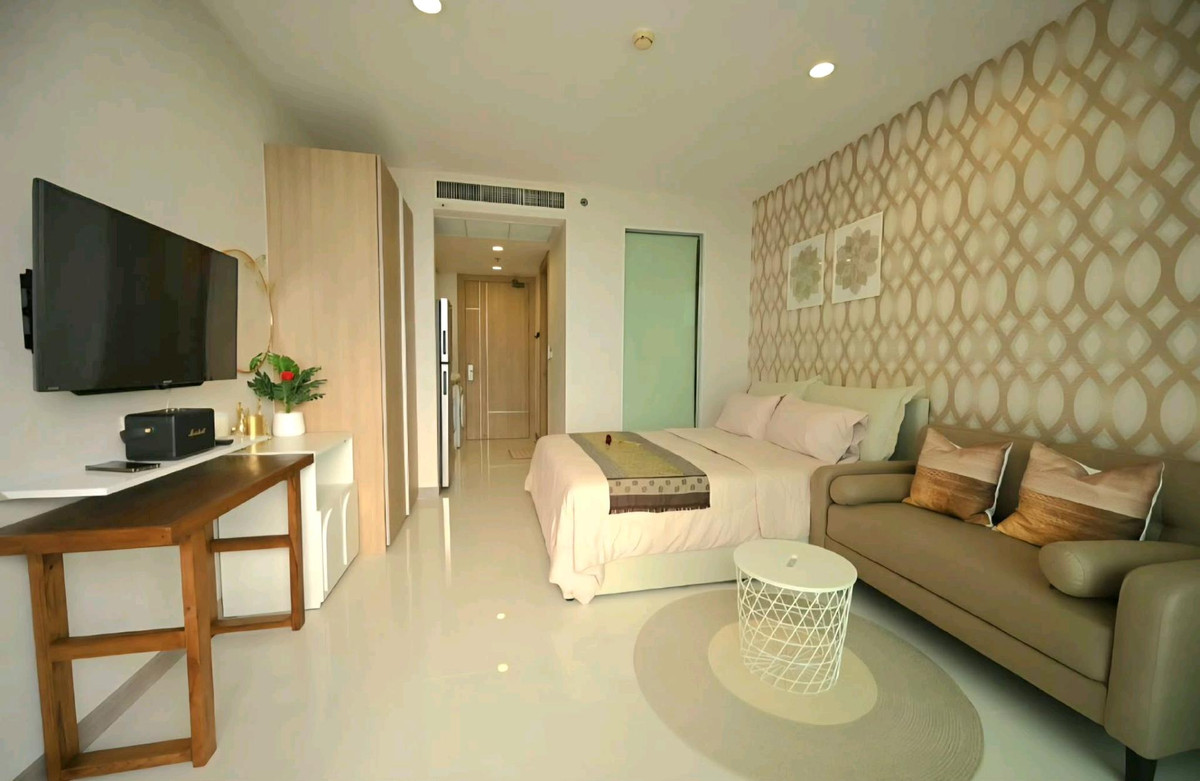 For SaleCondoPattaya, Bangsaen, Chonburi : Beautiful new room for sale, 31st floor, Riviera Wongamat, studio 31.9 sq m, sea + city view, not hot side.