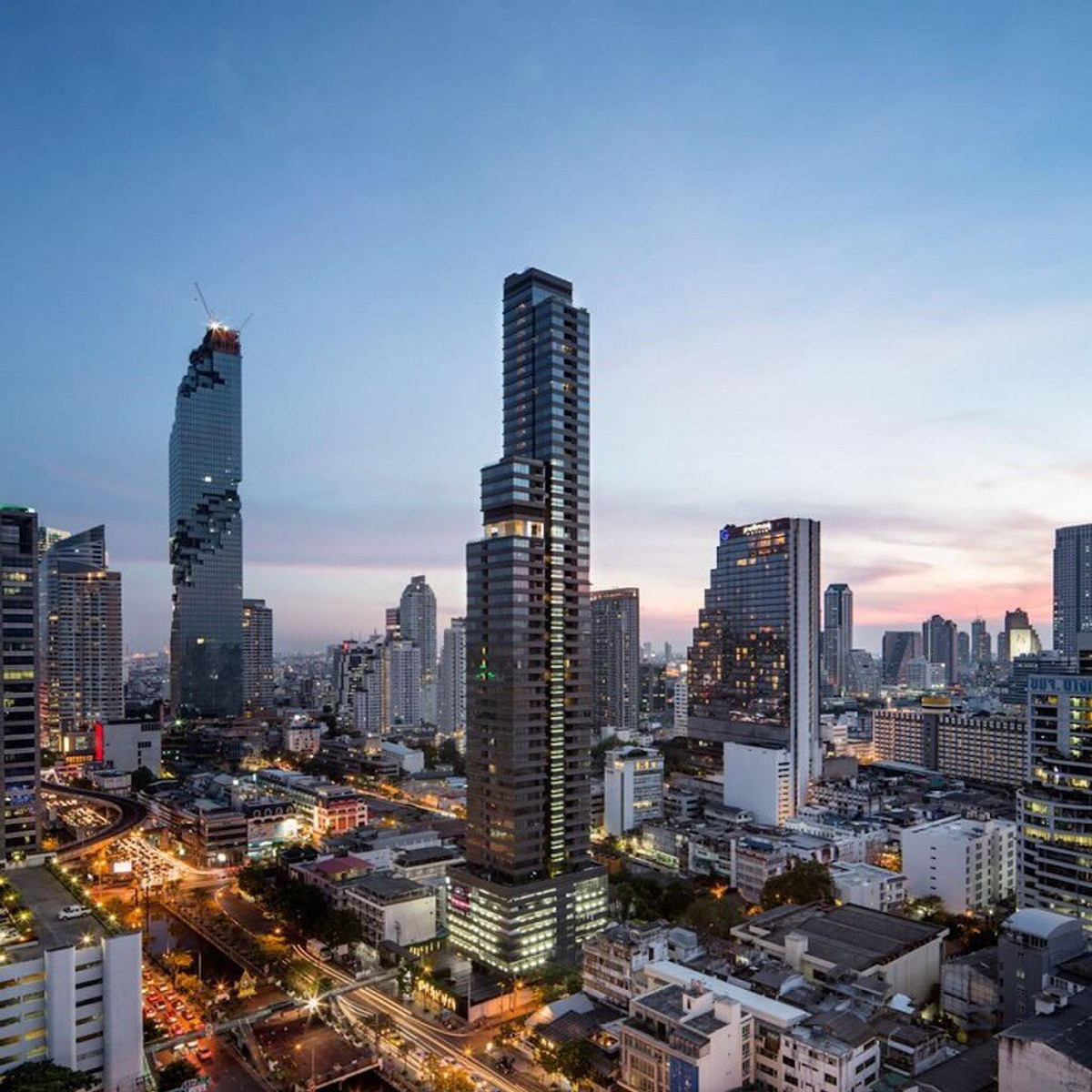 For RentCondoSilom, Saladaeng, Bangrak : ✨High-Ceiling Luxury Unit for Rent! M Silom Narathiwas | Urban Lifestyle with Top-tier Facilities ❤️