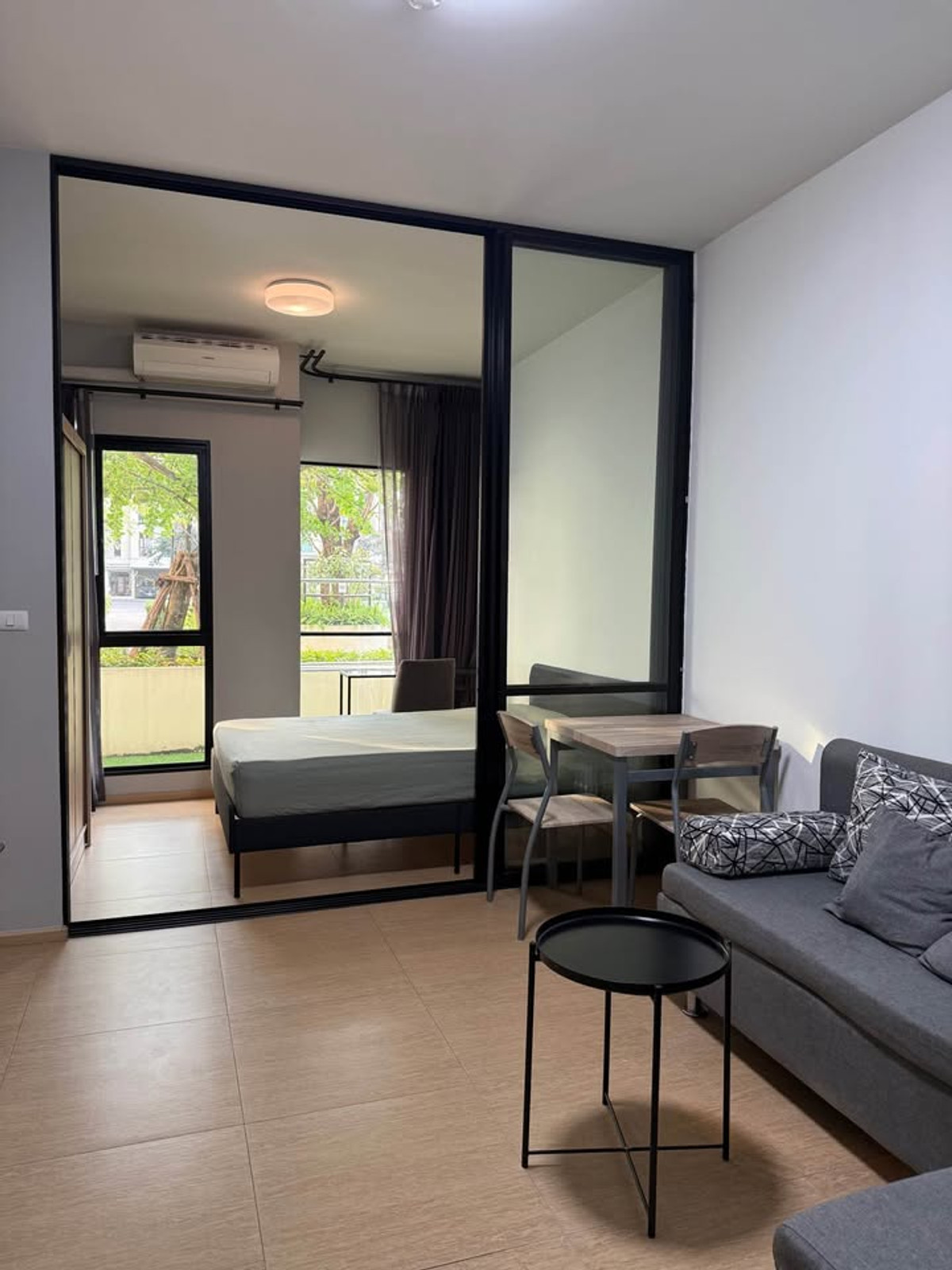 For RentCondoBangna, Bearing, Lasalle : 🔥🔥 Condo for rent Unio Sukhumvit 72 🔥🔥 🏢 1 bedroom | 1 bathroom 📐 Size 36 sq m. 🏬 Building B, 1st floor | Garden view + lotus pond (near the entrance and exit)