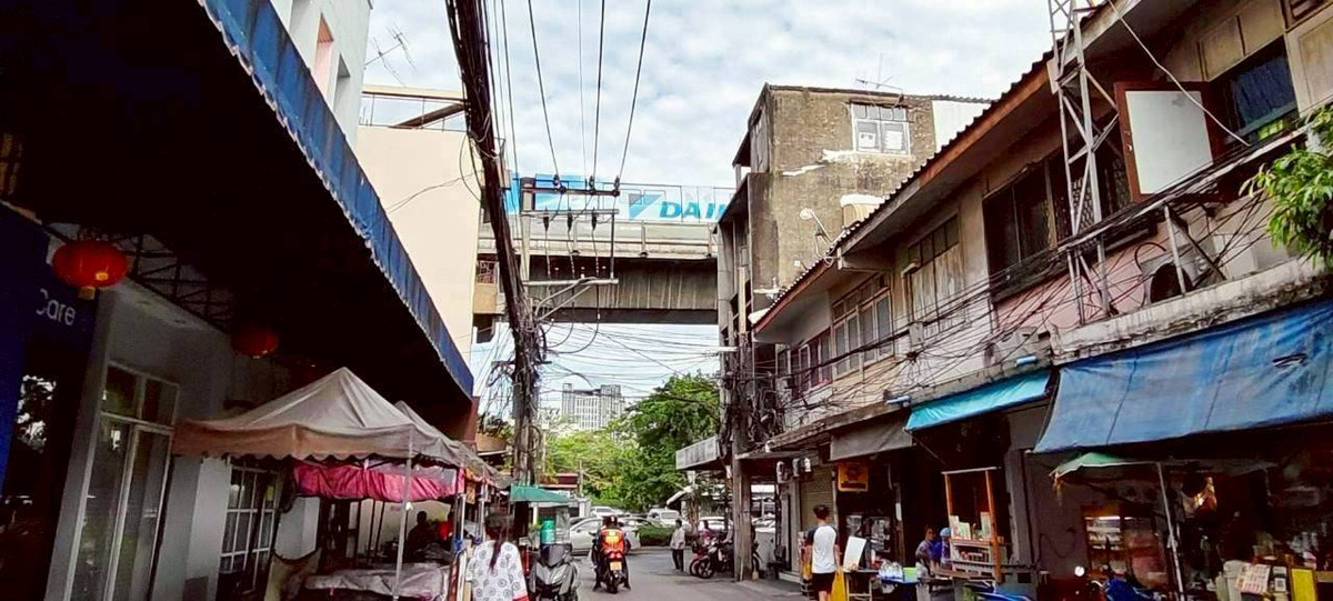 ขายอาคารพาณิชย์อารีย์ อนุสาวรีย์ : ขายอาคารพาณิชย์ 3 ชั้น ใจกลางพหลโยธินซอย1 มีผู้เช่าอยู่ เหมาะลงทุน - ค้าขาย  