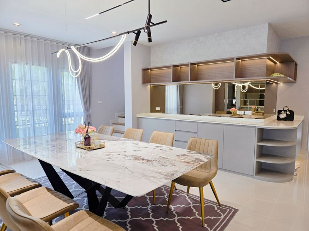 บ้านบางนา แบริ่ง ลาซาล : เซนโทร บางนา (CENTRO BANGNA) บ้านเดี่ยวหรูทำเลดี ใกล้ Mega Bangna พร้อมอยู่ ขนาด 70.1 ตารางวา 4 ห้องนอน ตำบลบางแก้ว อำเภอบางพลี จังหวัดสมุทรปราการ