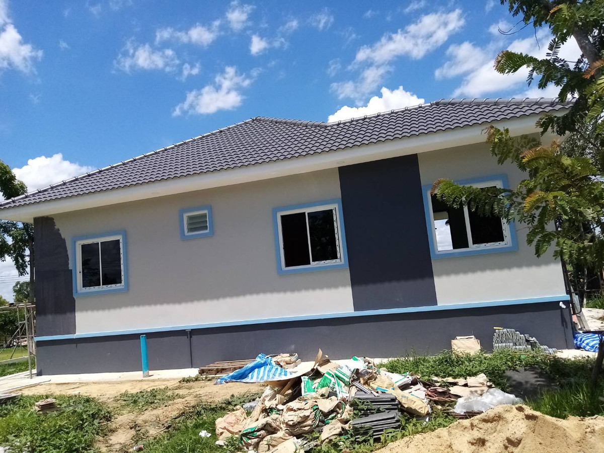 บ้านนครปฐม : 💥 ขายบ้านใหม่บนที่ดินใหญ่  เมืองนครปฐม (ที่ดินเกือบครึ่งไร่กว่าแบบนี้ หายากมาก!)  บรรยากาศเหมือนรีสอร์ทส่วนตัว  ล้อมรอบด้วยต้นไม้ใหญ่ ลมดีทั้งวัน เงียบสงบ เป็นส่วนตัวมาก บ้านตั้งบนที่ดอน น้ำไม่ท่วม