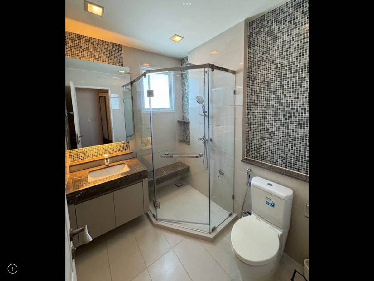 ให้เช่าบ้านบางนา แบริ่ง ลาซาล : บ้ารหรู 4 ห้องนอน ที่โครงการ Narasiri Bangna Km.10, Please Contact: 0828944624