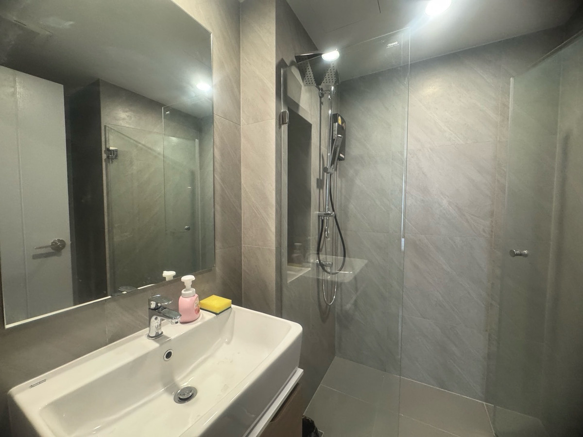 ขายคอนโดสยาม จุฬา สามย่าน : IDEO Chula–Samyan ทำเลใจกลางสามย่าน ใกล้จุฬาฯ ขนาด 34 ตร.ม. (ขายพร้อมผู้เช่า)ราคา 6.49 ล้านบาทPhat 064-642-8664Nui 094-624-2014