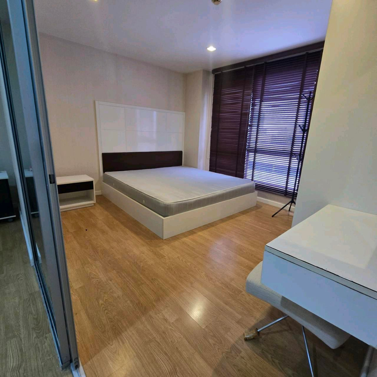 ให้เช่าคอนโดท่าพระ ตลาดพลู วุฒากาศ : ( ห้องว่าง ) ให้เช่า Casa รัชดา - ท่าพระ (ห้องใหญ่มาก ) BTS ตลาดพลู