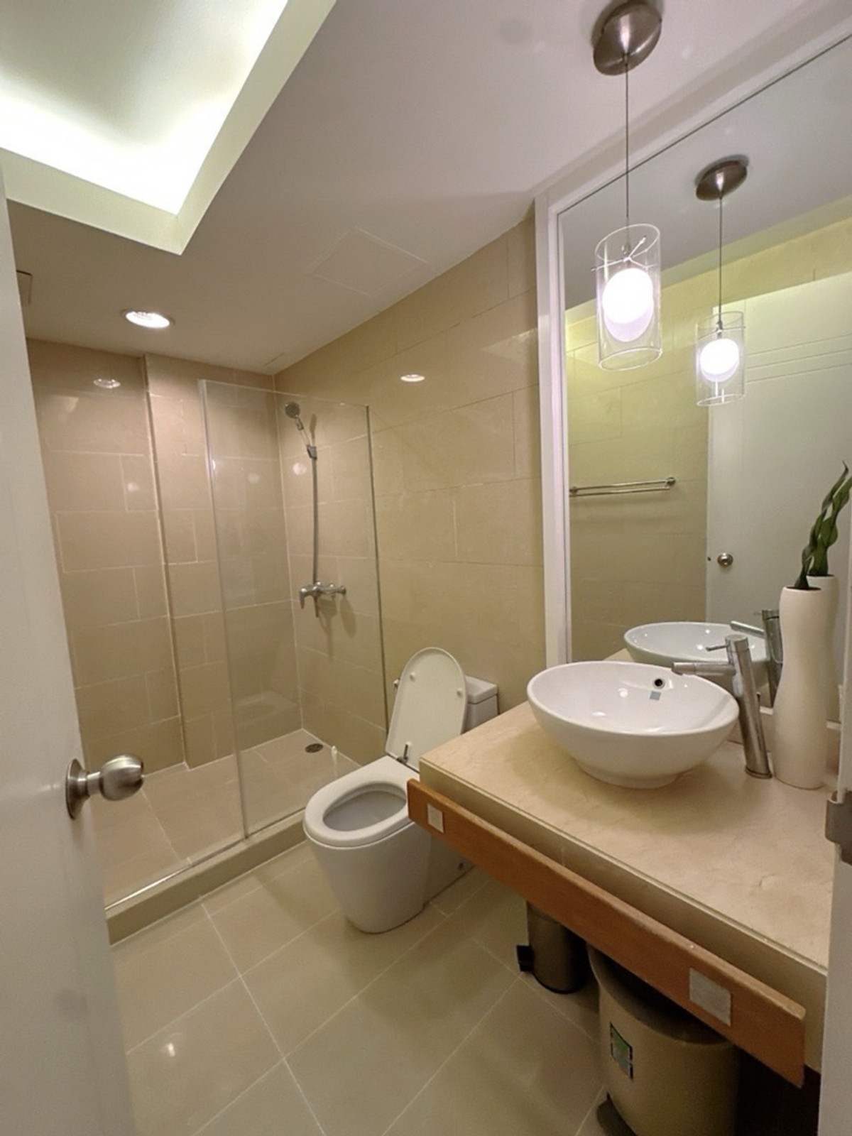 ให้เช่าคอนโดสีลม ศาลาแดง บางรัก : The Bangkok ถนนทรัพย์ (The Bangkok Thanon Sub  MRT สามย่าน ห้องมุม @bhumdevelopment