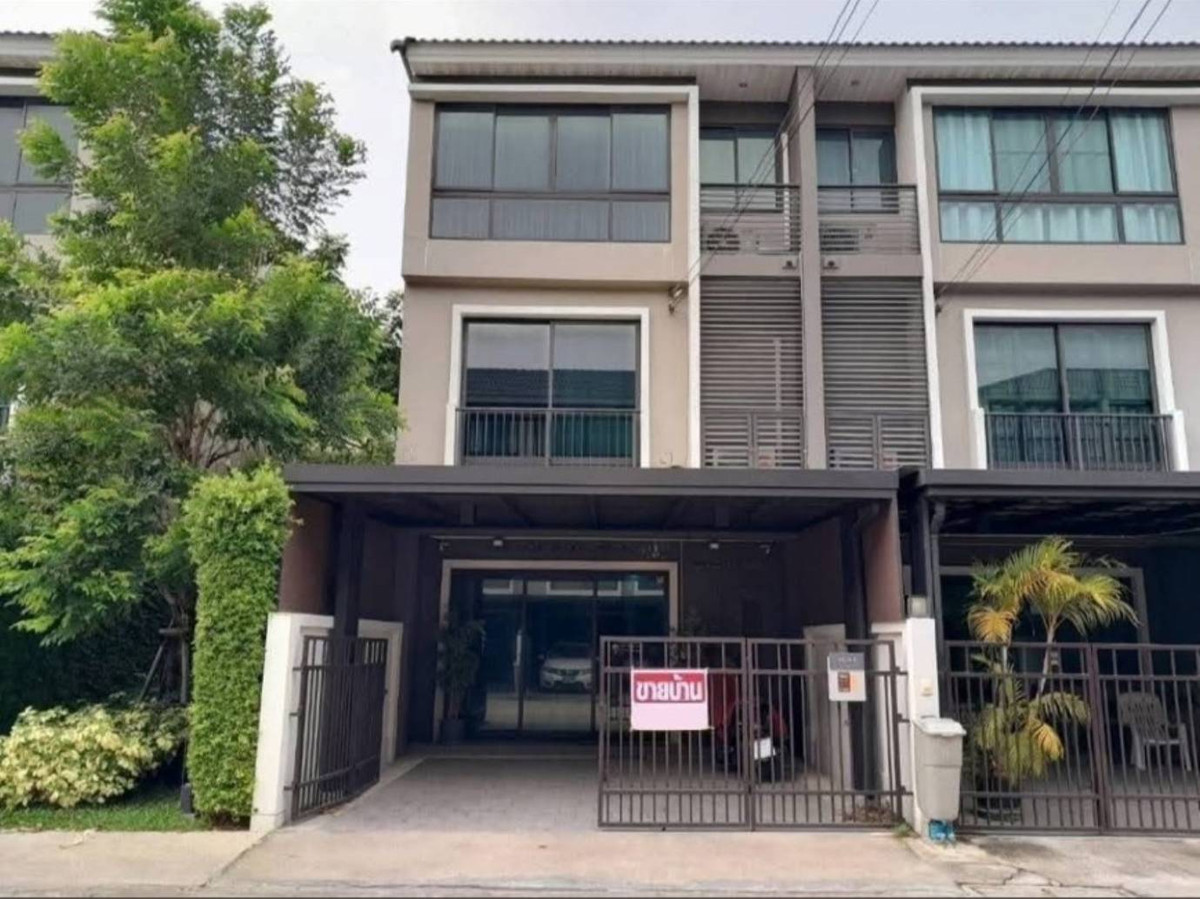For SaleTownhomeChaengwatana, Muangthong : For sale: 3-storey townhome | 110.5 sq.m | 3br 2ba | fully extended front and back | near muang thong thani